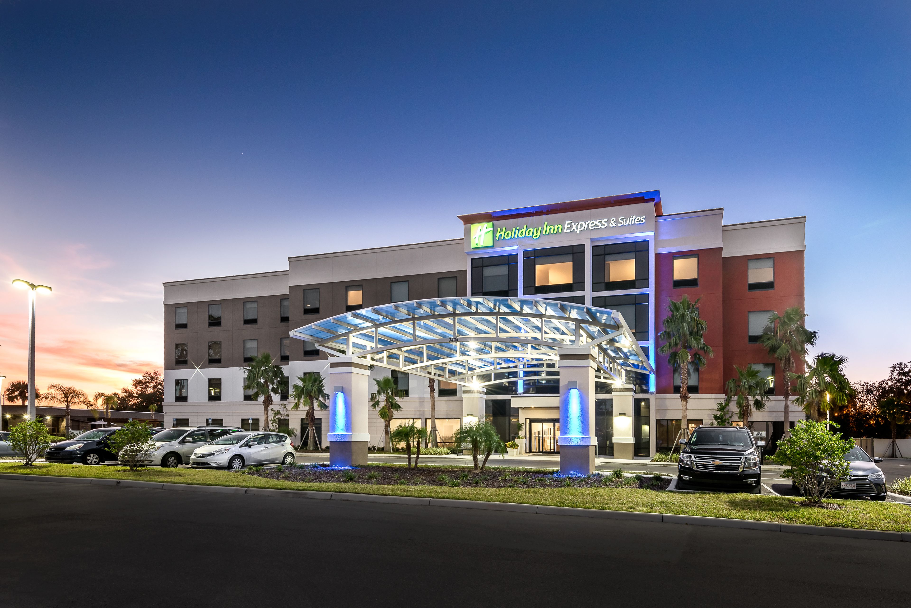 Holiday Inn Express & Suites Lakeland South