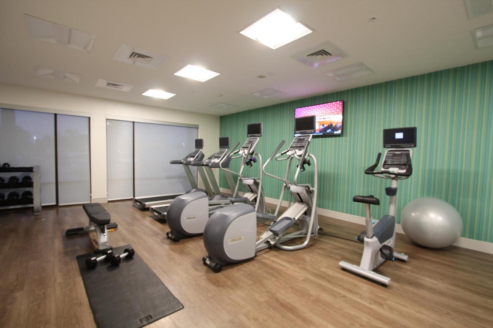 Holiday Inn Express & Suites Lakeland South