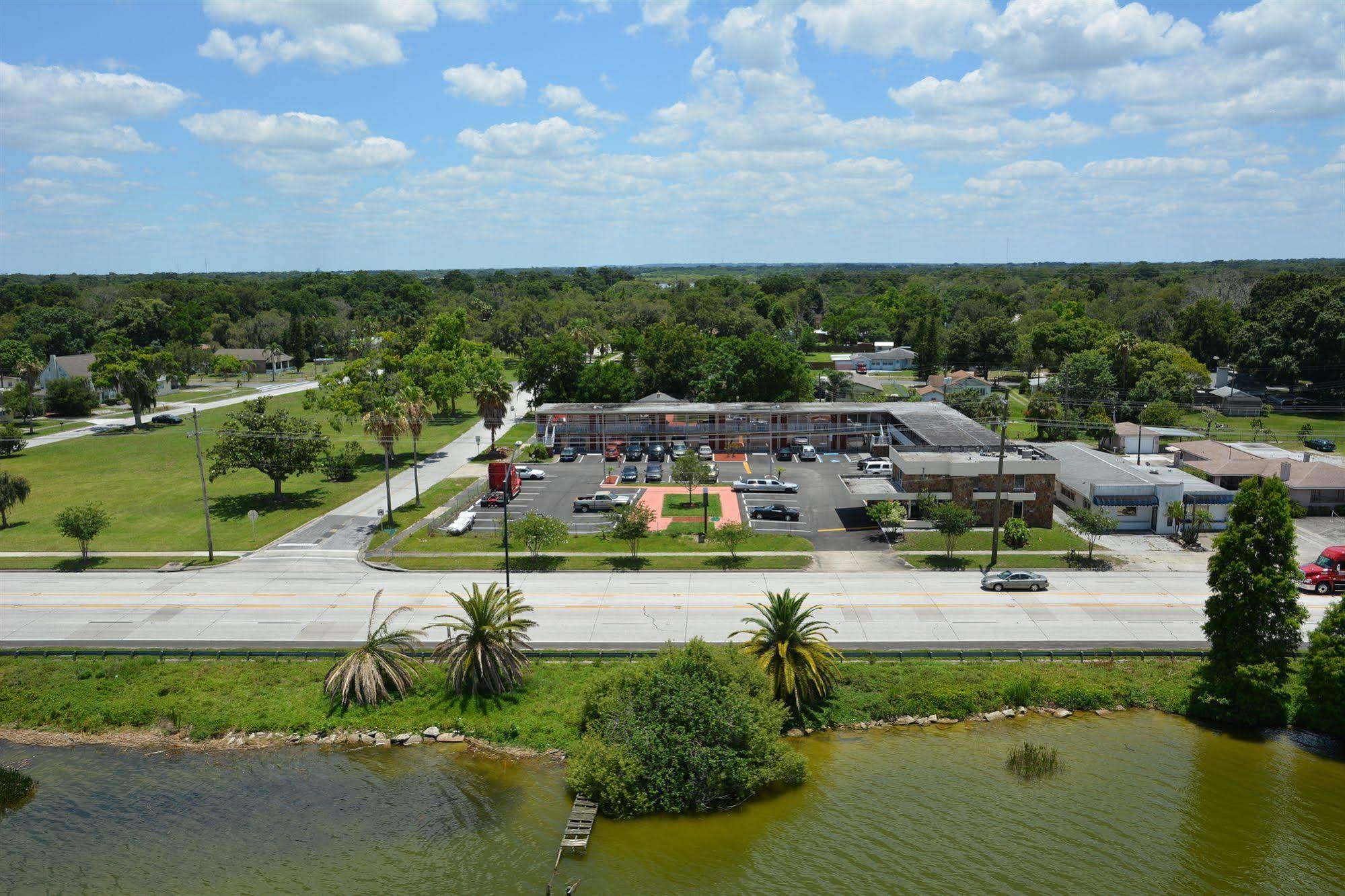 Lakeview Motel