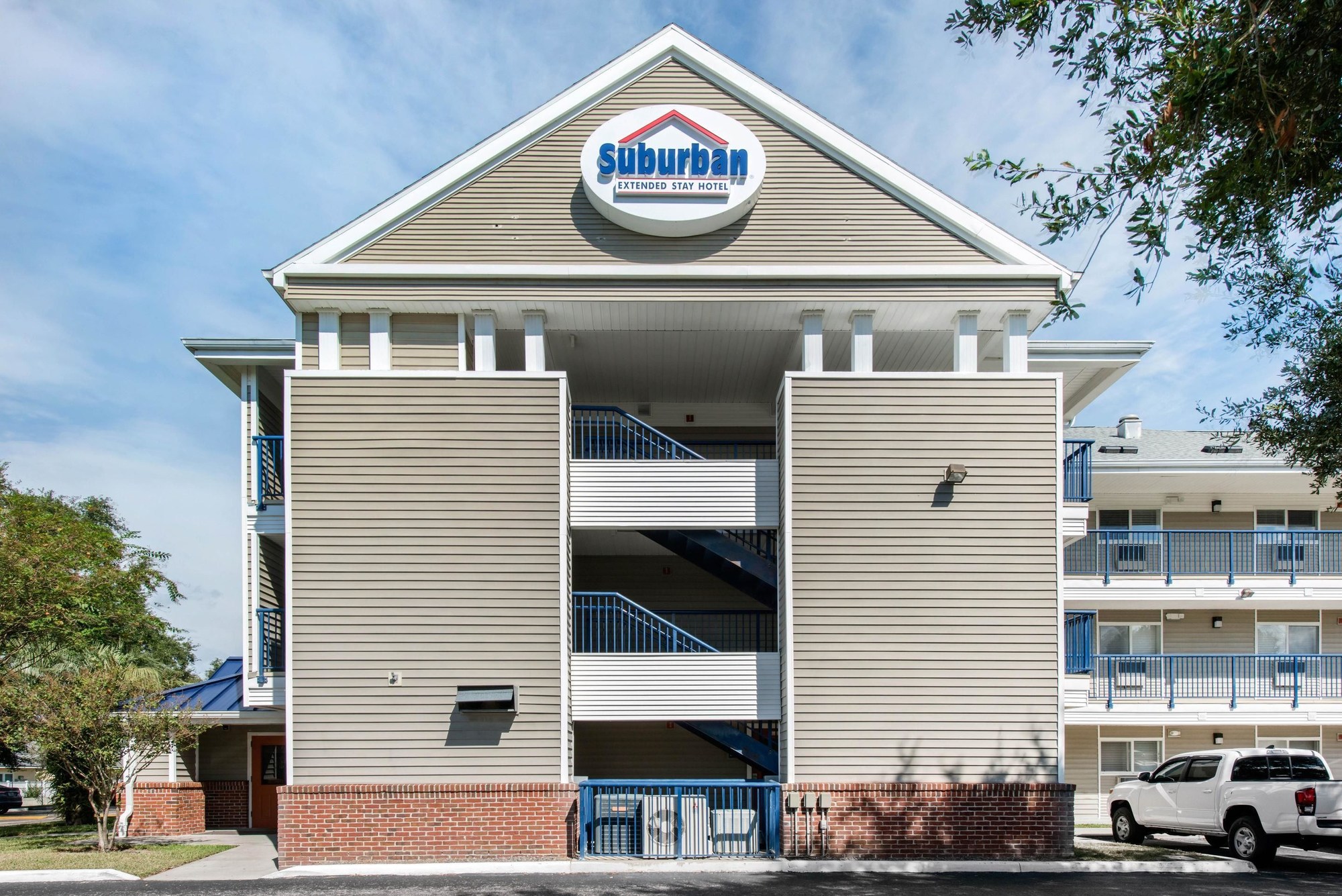 Suburban Studios Lakeland North I-4