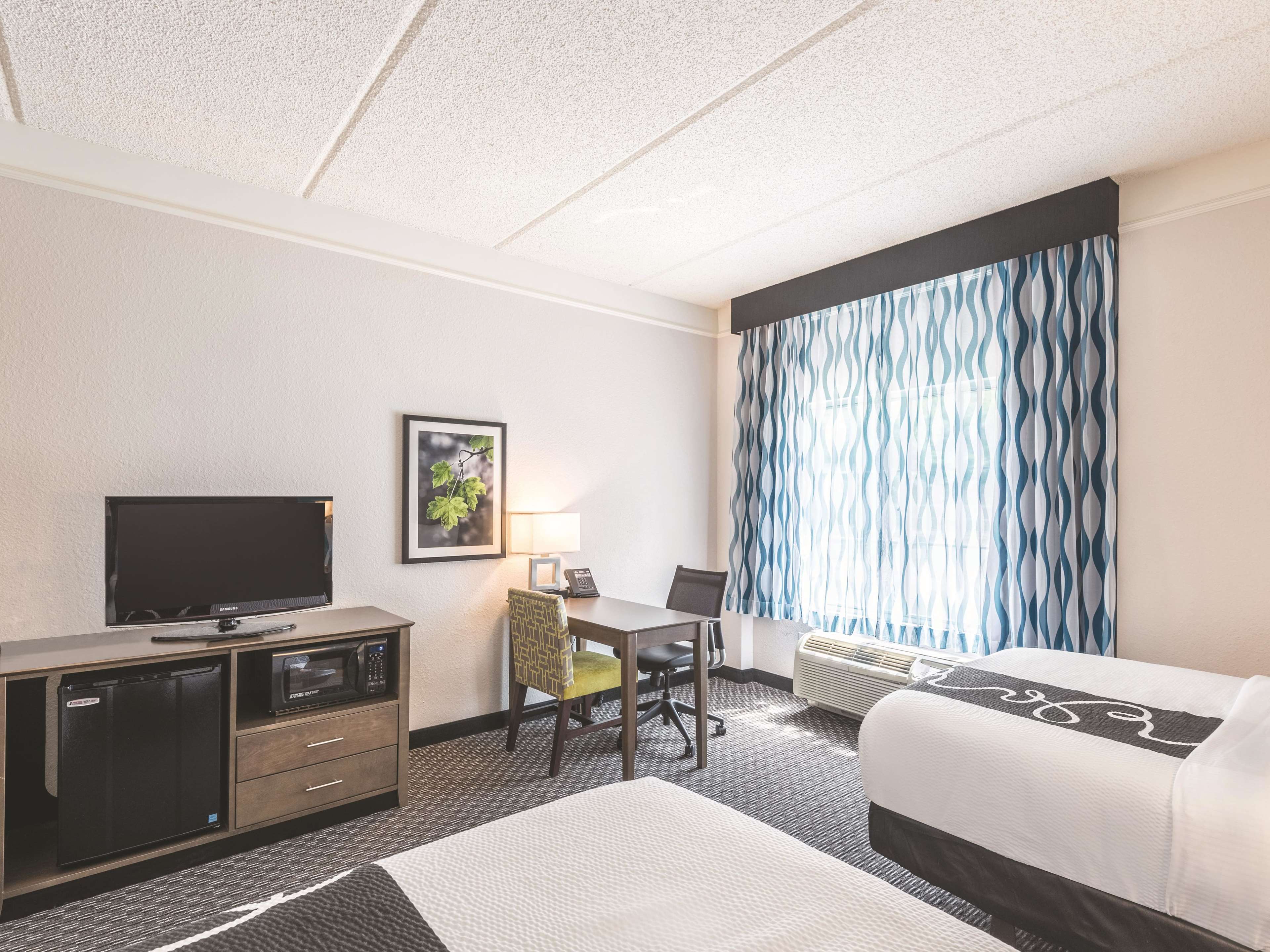 La Quinta Inn & Suites by Wyndham Orlando Lake Mary