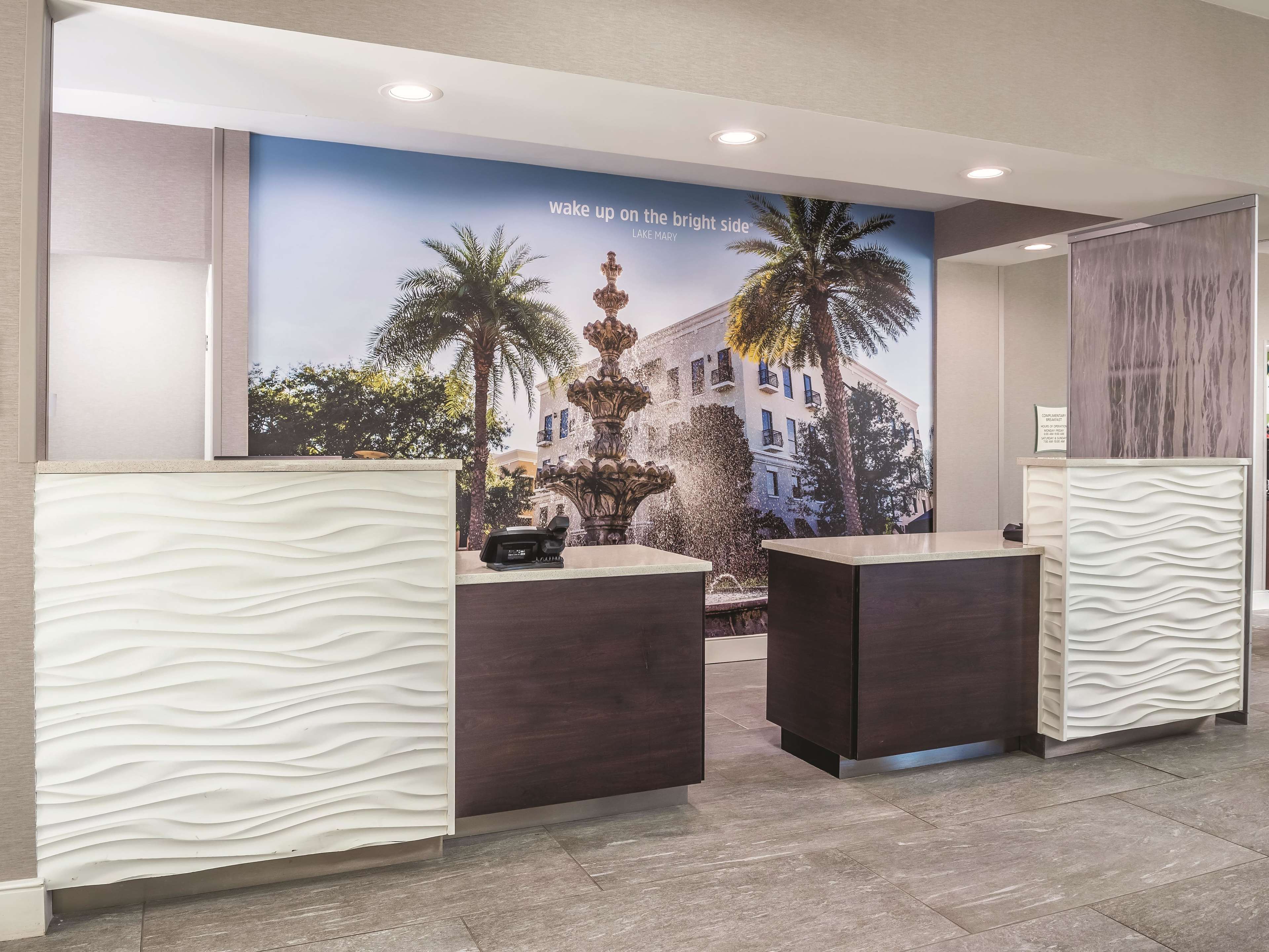La Quinta Inn & Suites by Wyndham Orlando Lake Mary