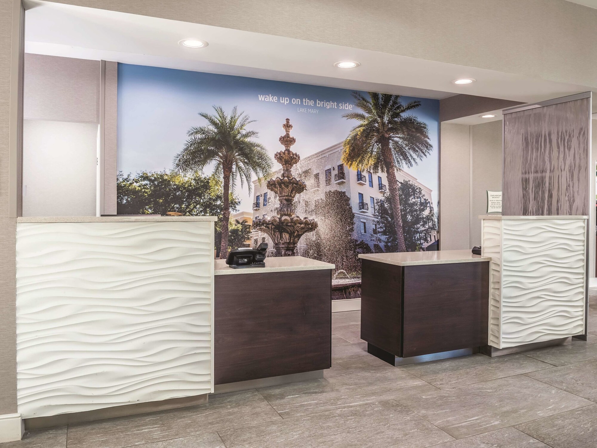 La Quinta Inn & Suites by Wyndham Orlando Lake Mary