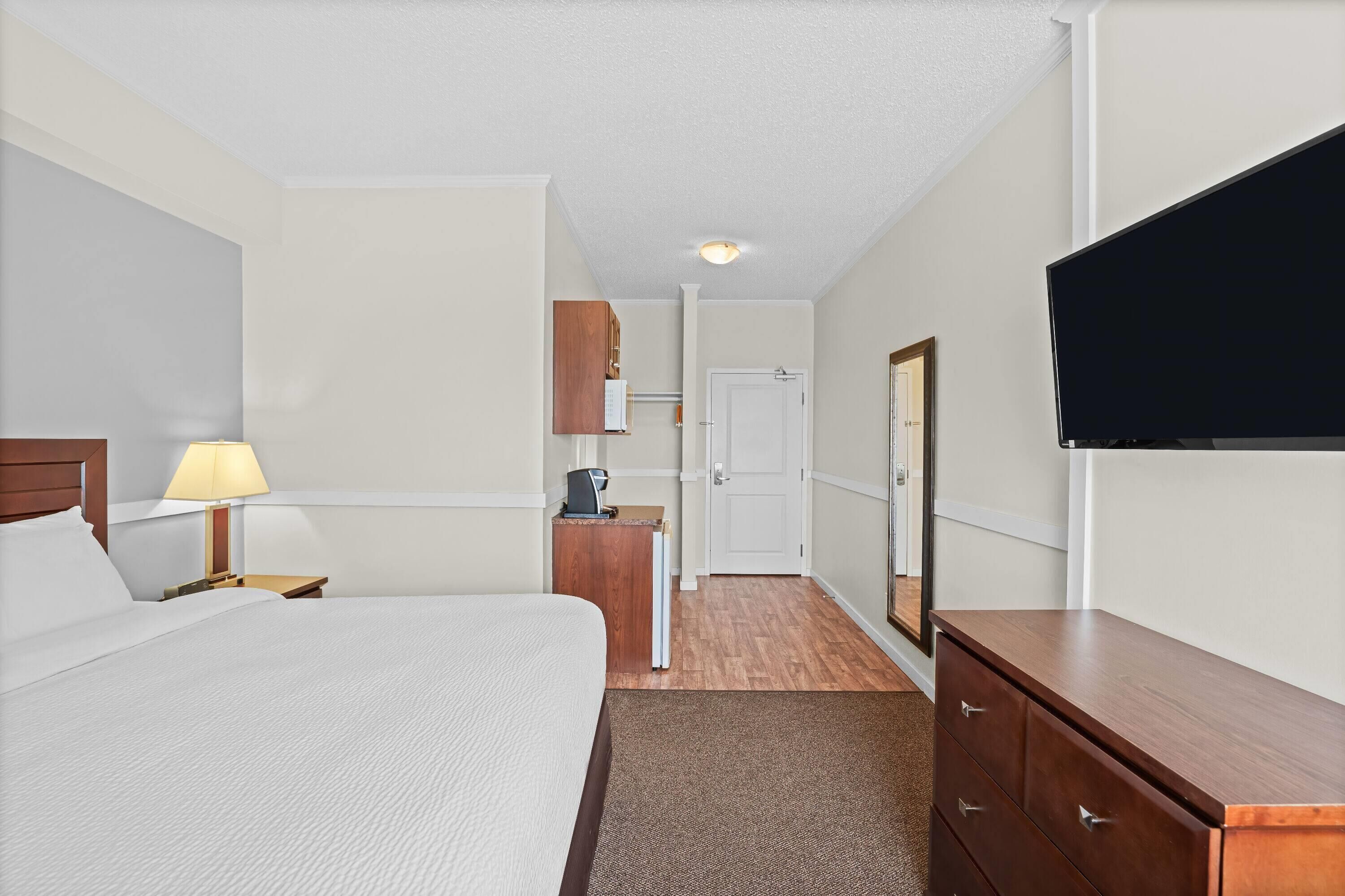 Days Inn by Wyndham Lamont