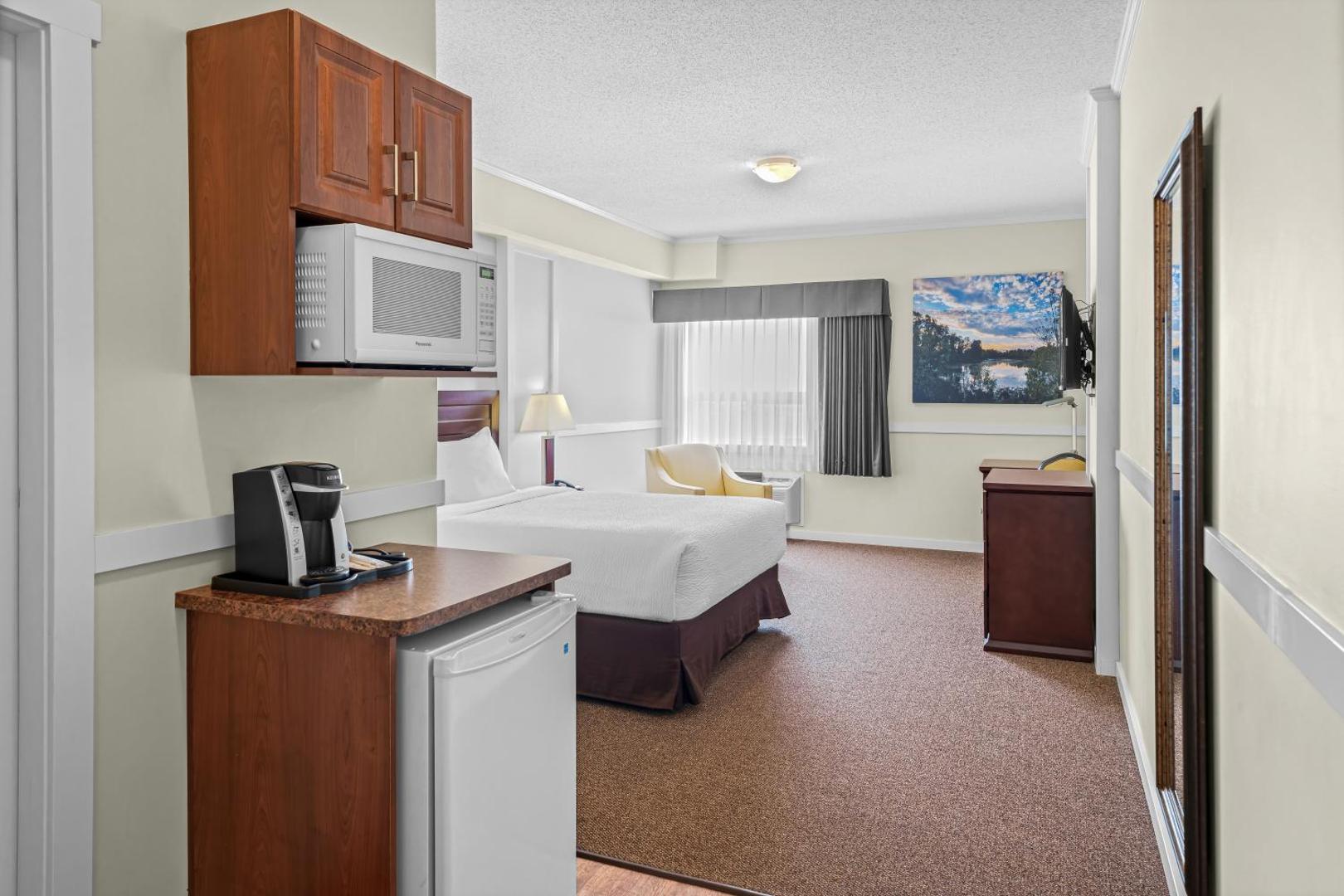 Days Inn by Wyndham Lamont