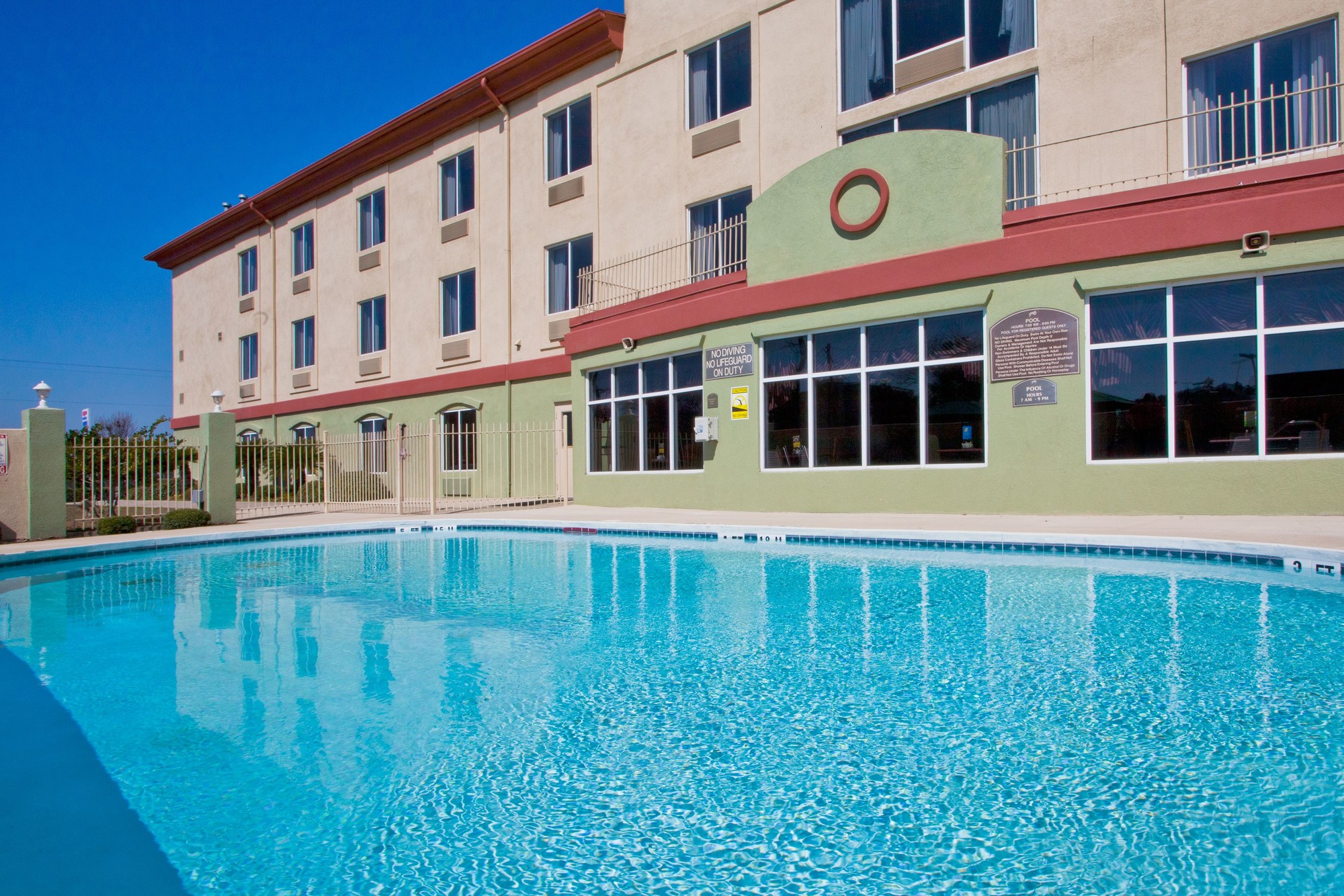 Holiday Inn Express & Suites Live oak