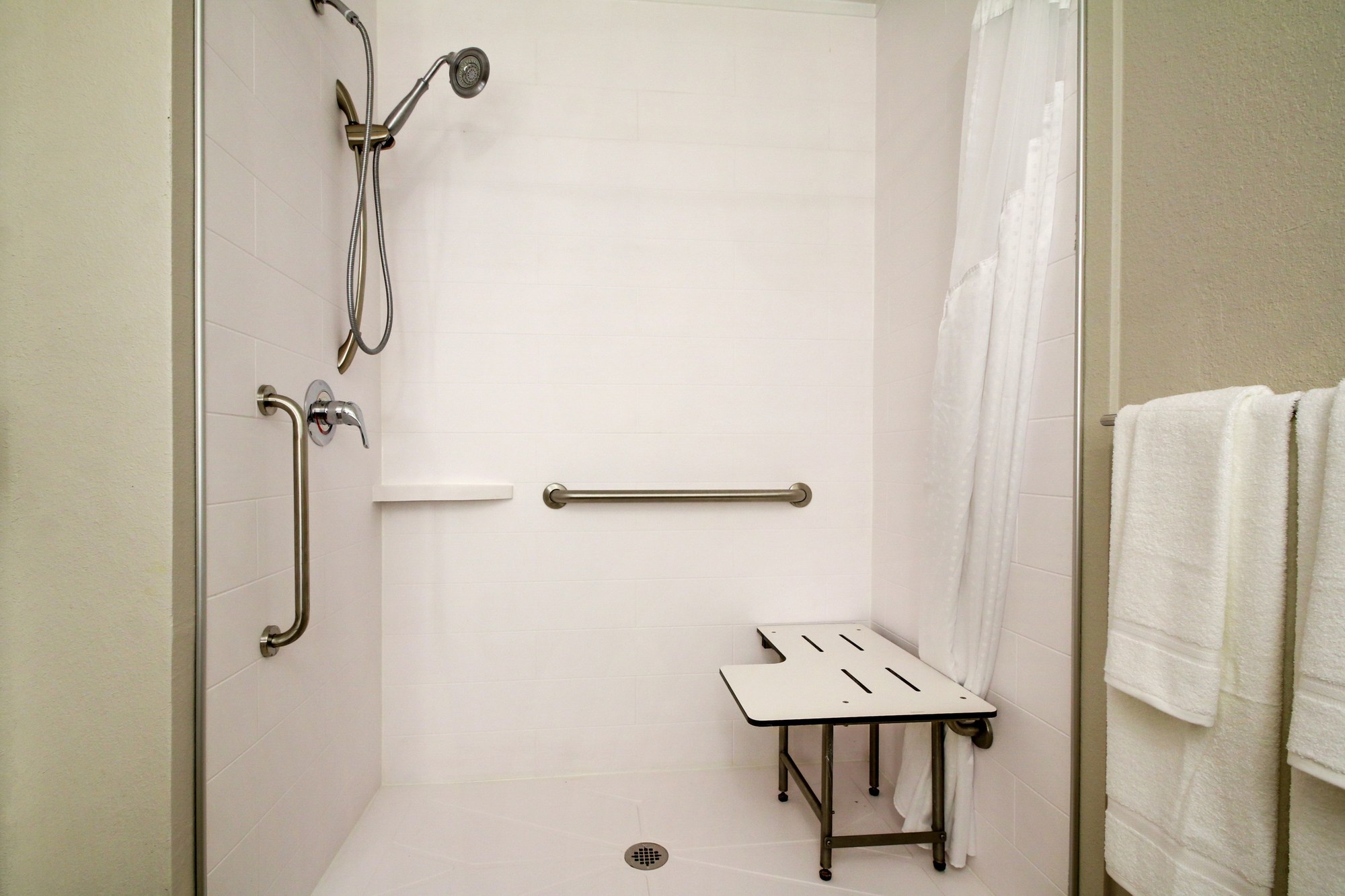 Holiday Inn Express & Suites Live oak