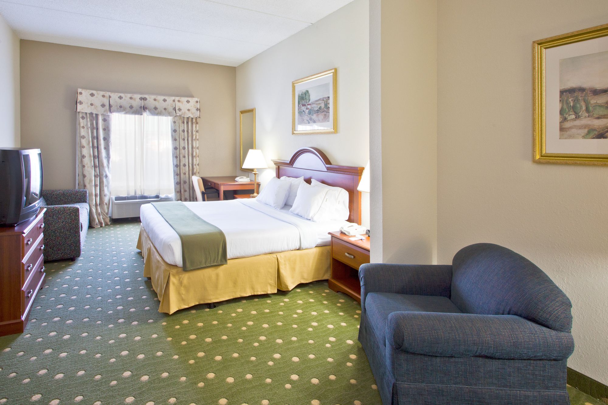 Holiday Inn Express & Suites Live oak