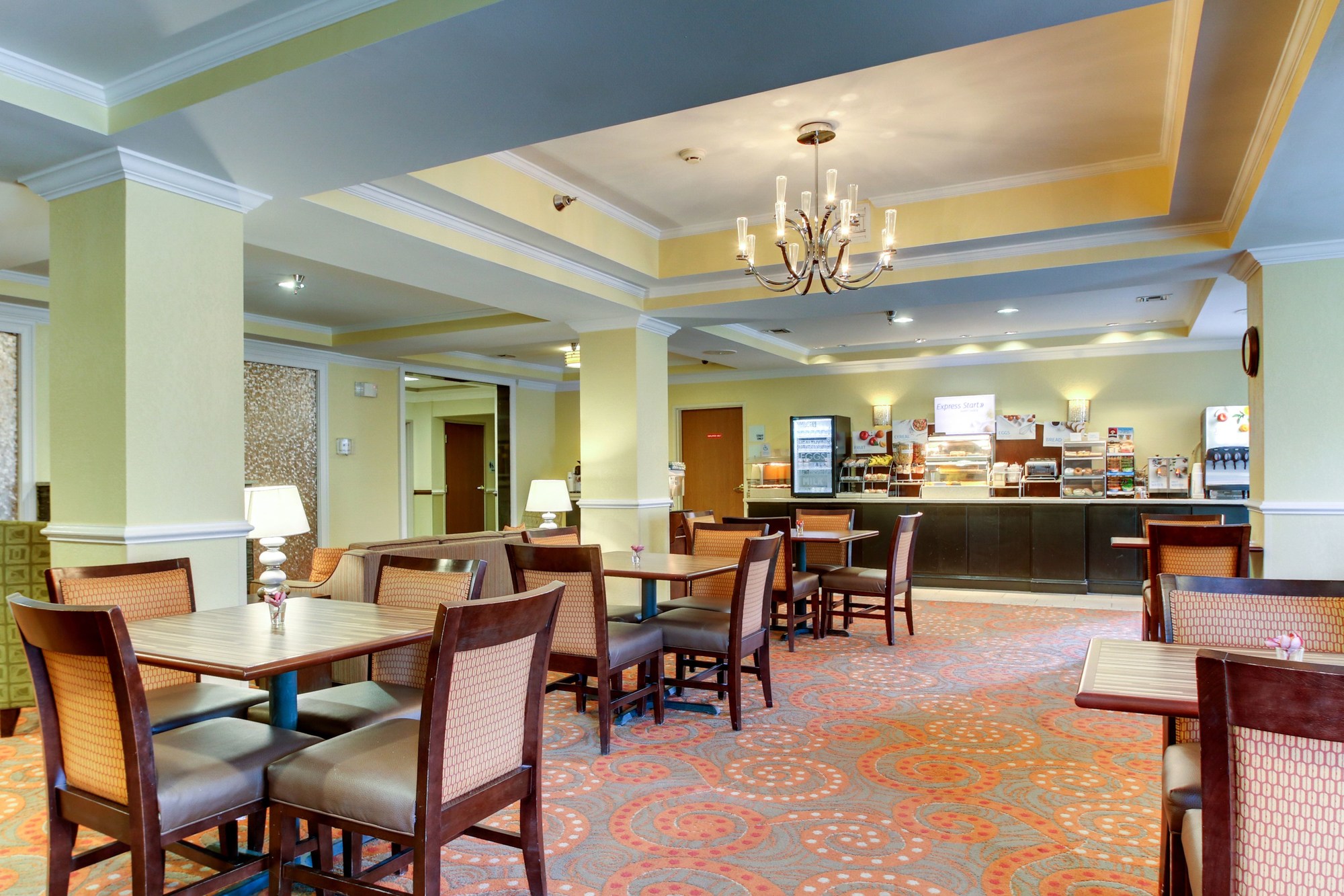 Holiday Inn Express & Suites Live oak