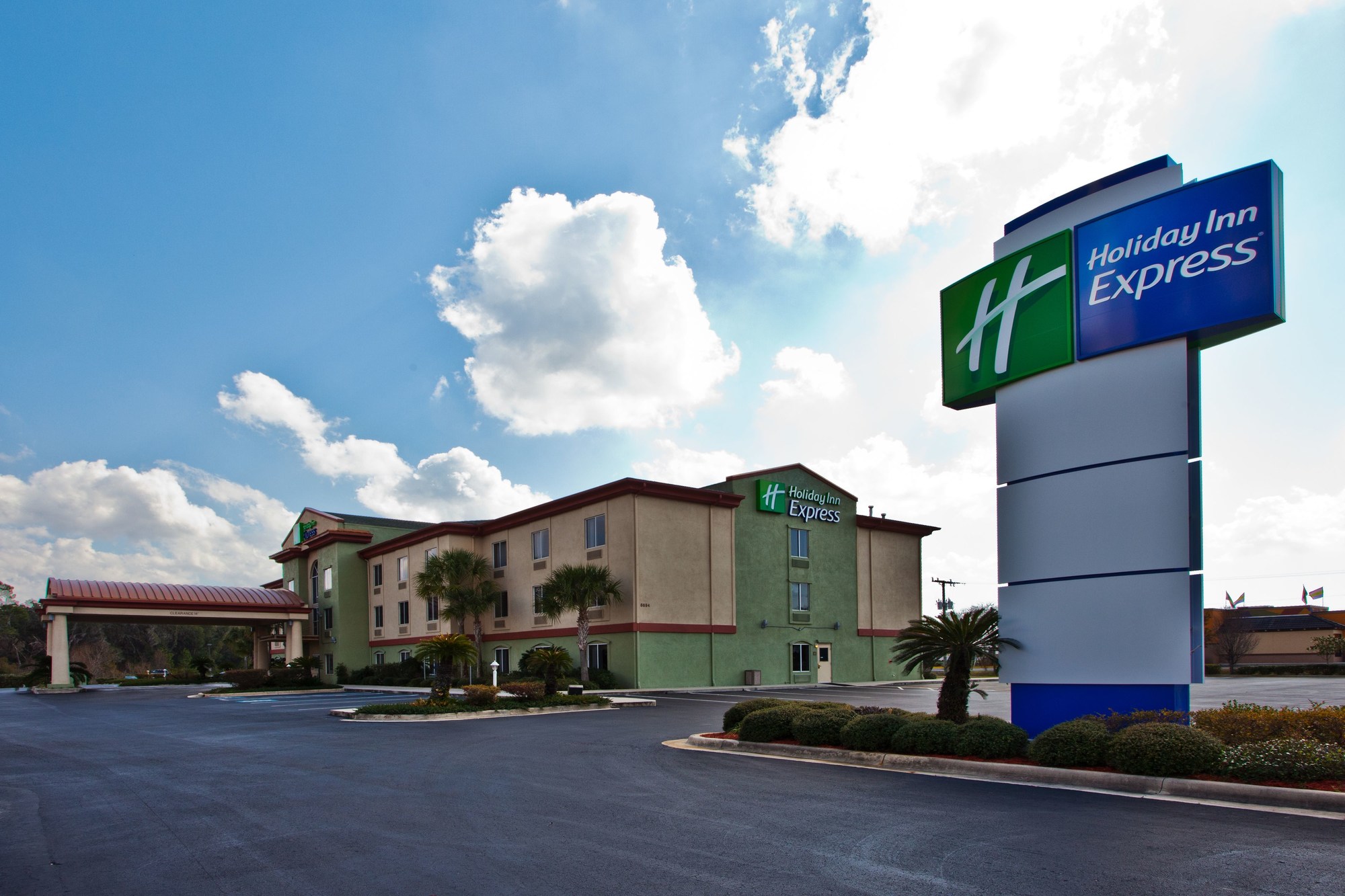 Holiday Inn Express & Suites Live oak