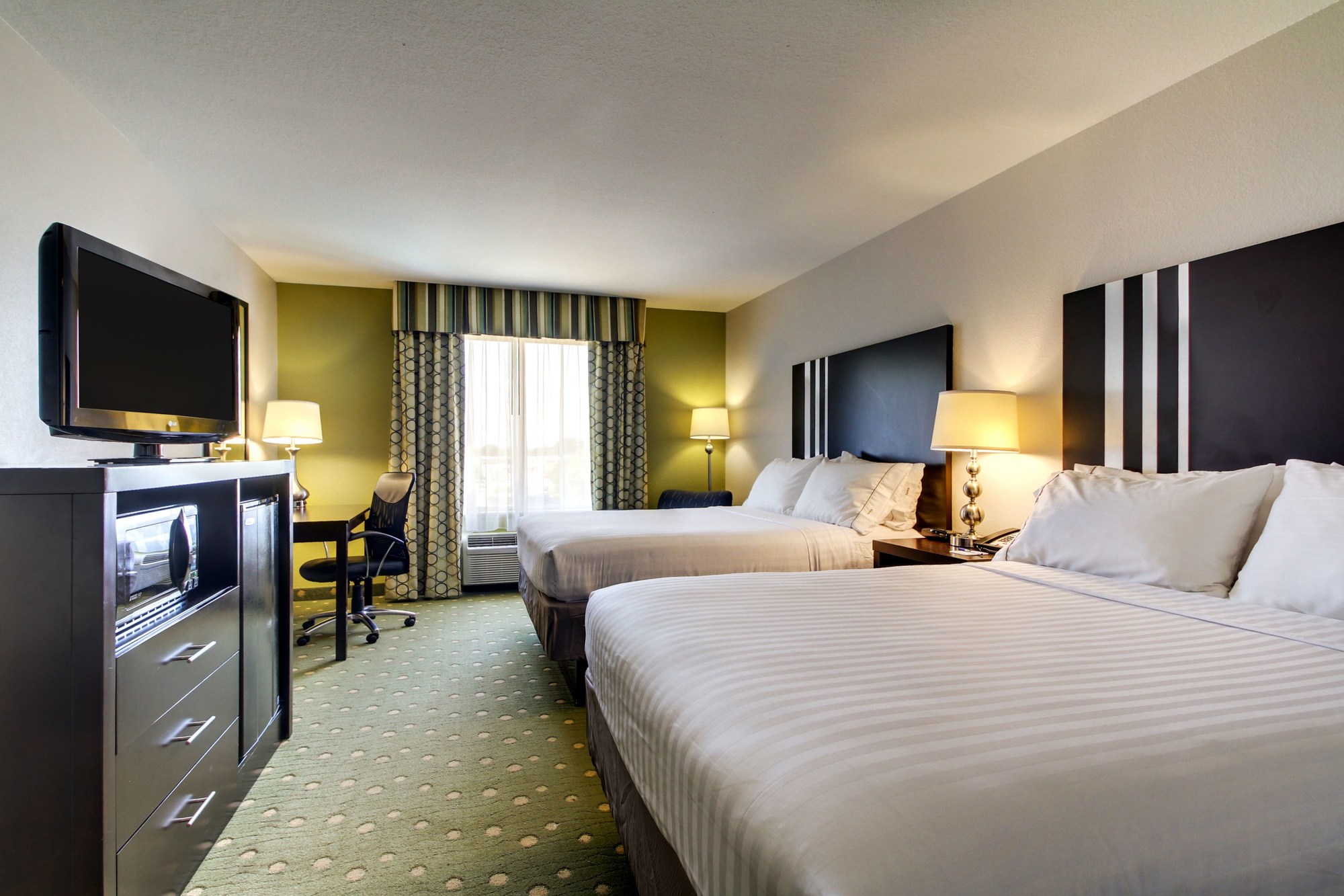 Holiday Inn Express & Suites Live oak