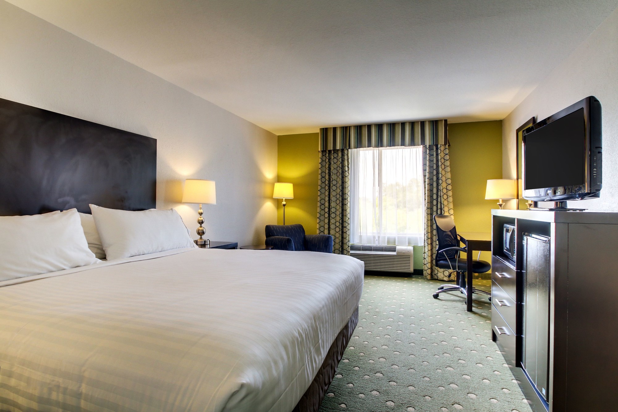 Holiday Inn Express & Suites Live oak