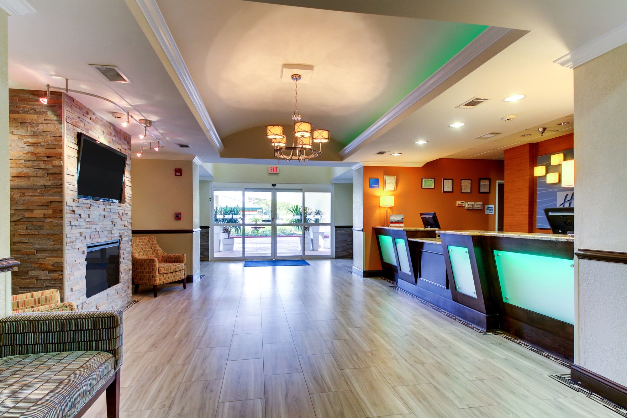 Holiday Inn Express & Suites Live oak