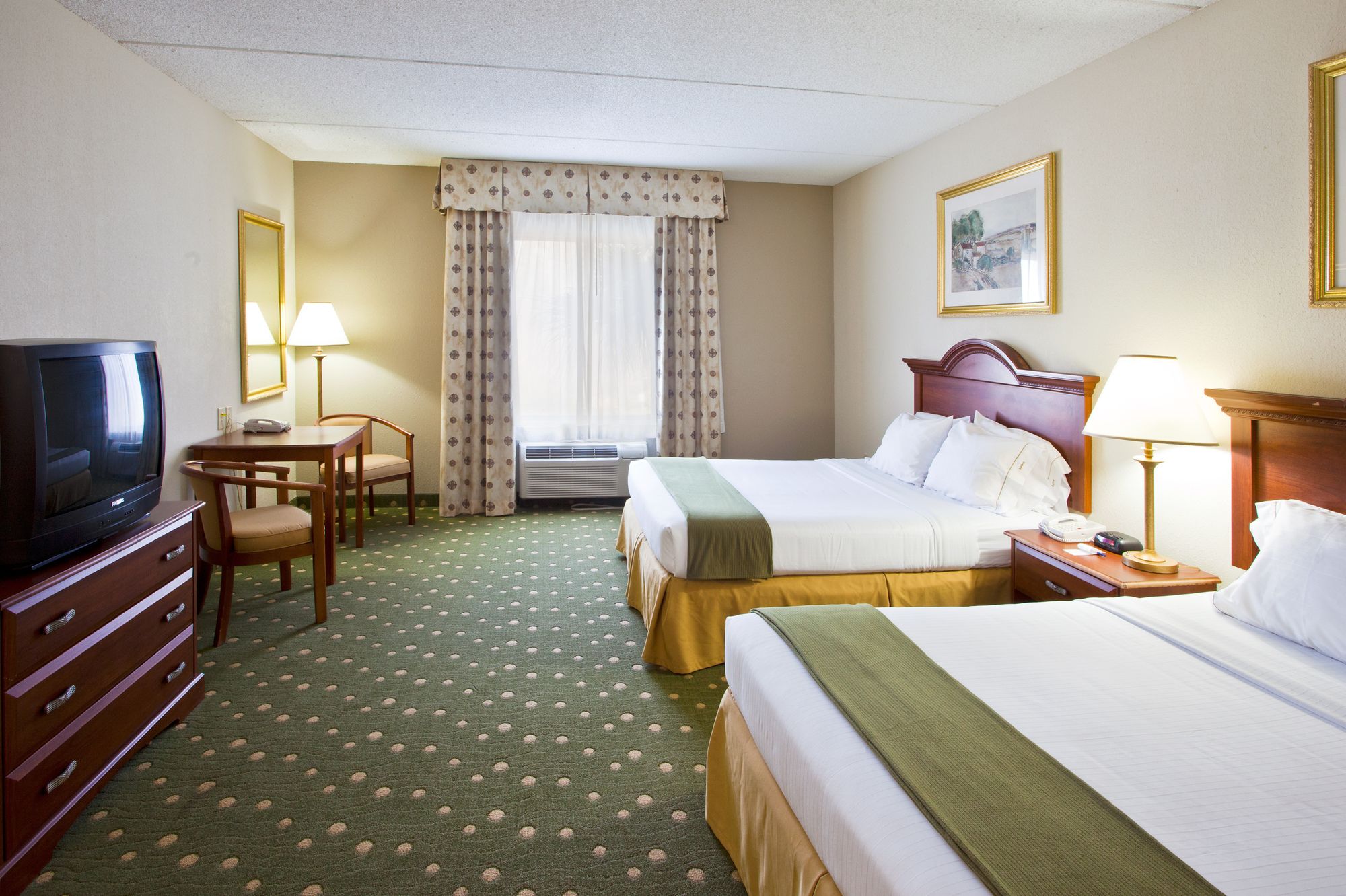 Holiday Inn Express & Suites Live oak