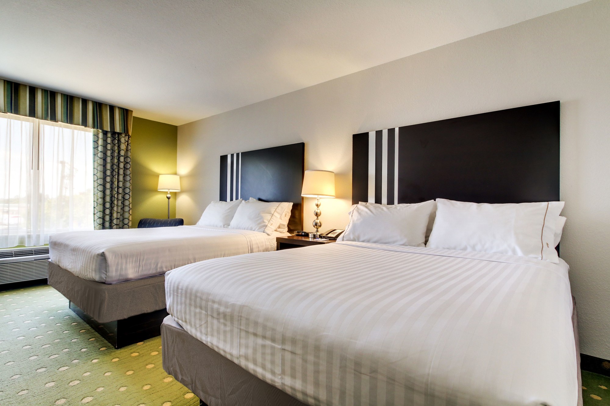 Holiday Inn Express & Suites Live oak