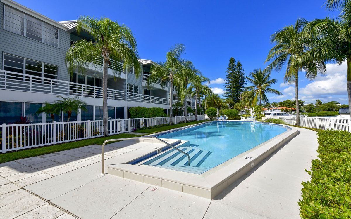 Harbour Villa Club