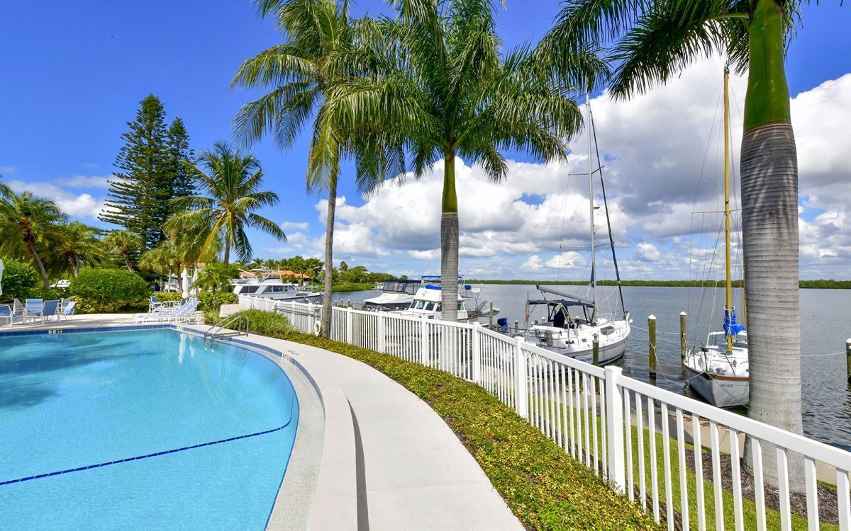 Harbour Villa Club