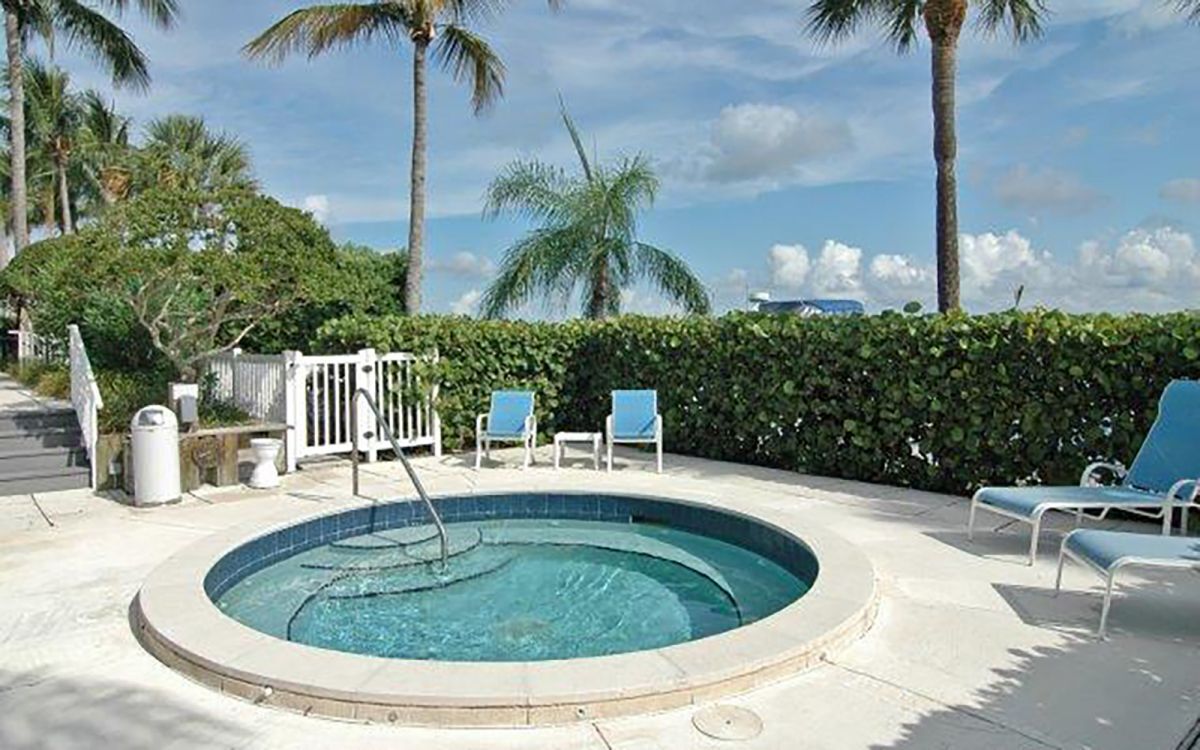 Harbour Villa Club