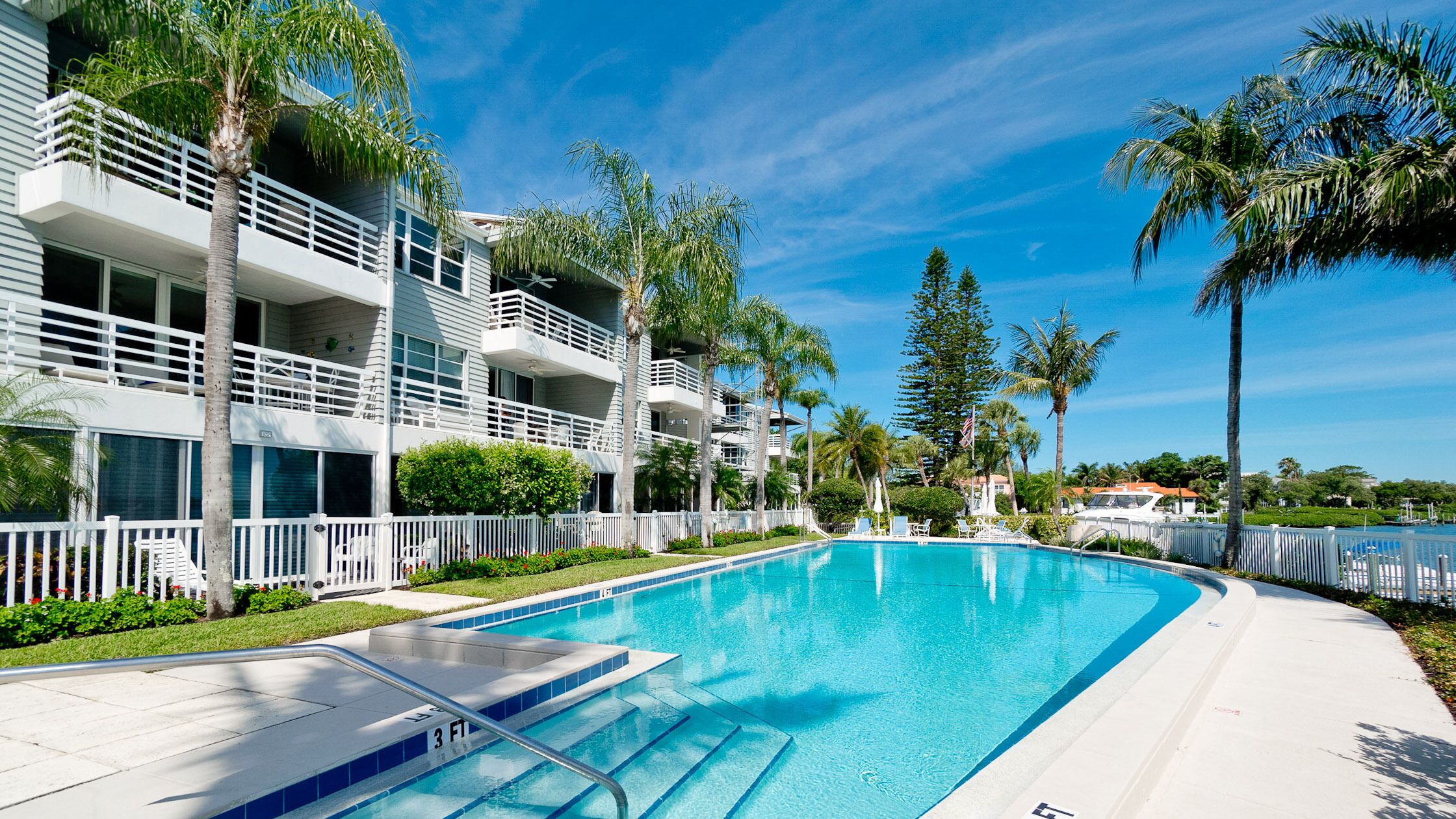Harbour Villa Club