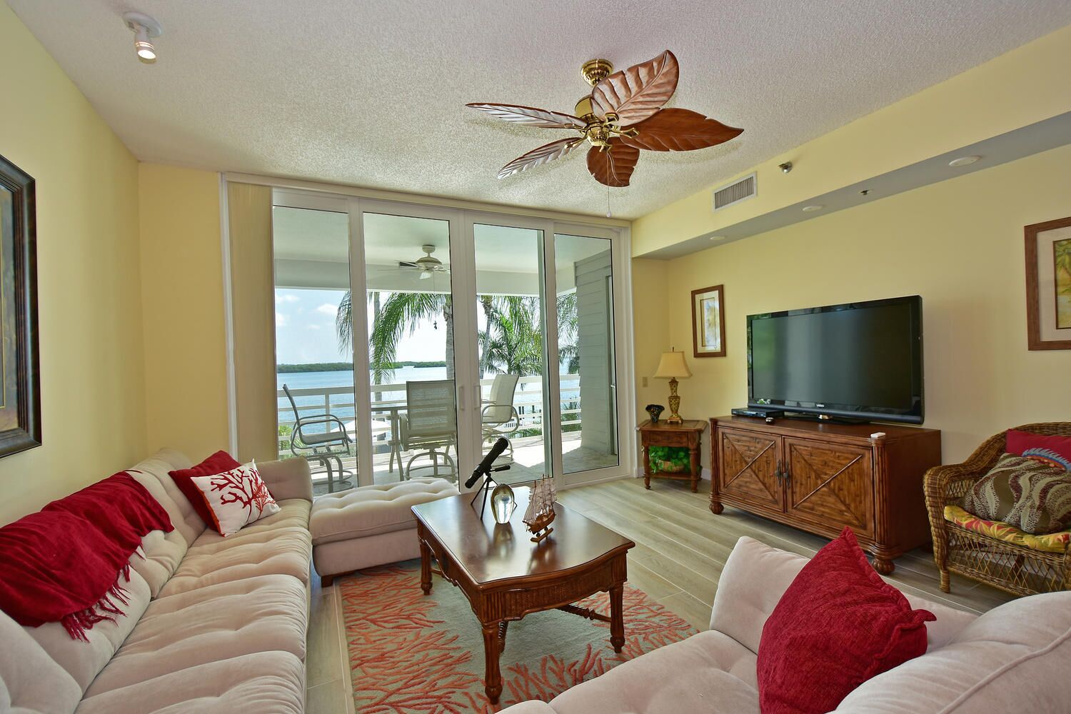 Harbour Villa Club