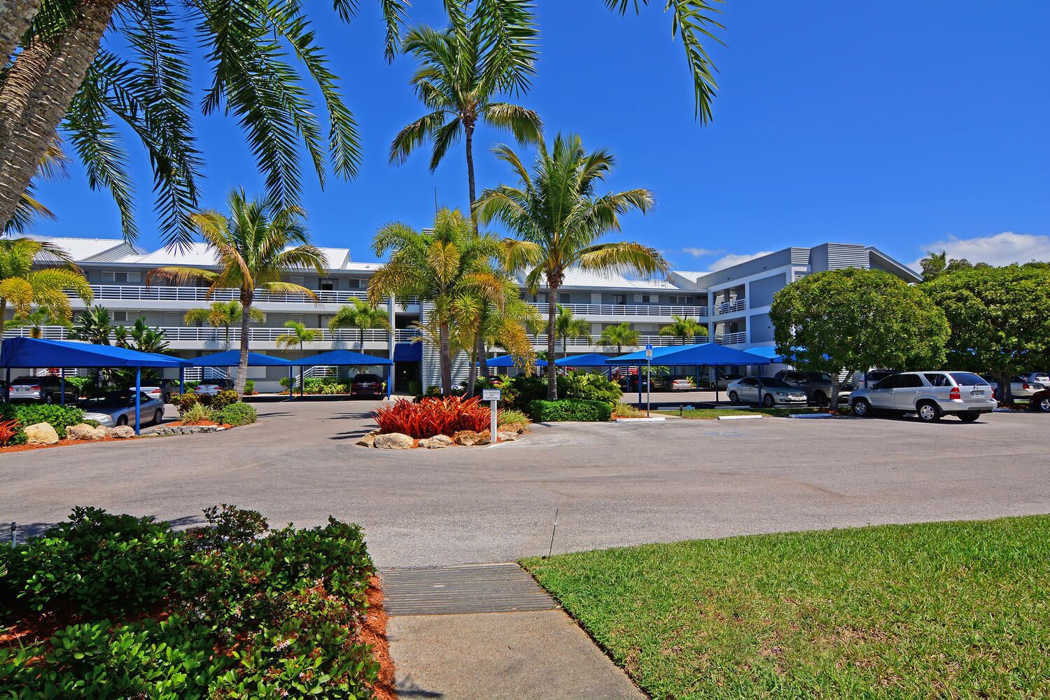 Harbour Villa Club