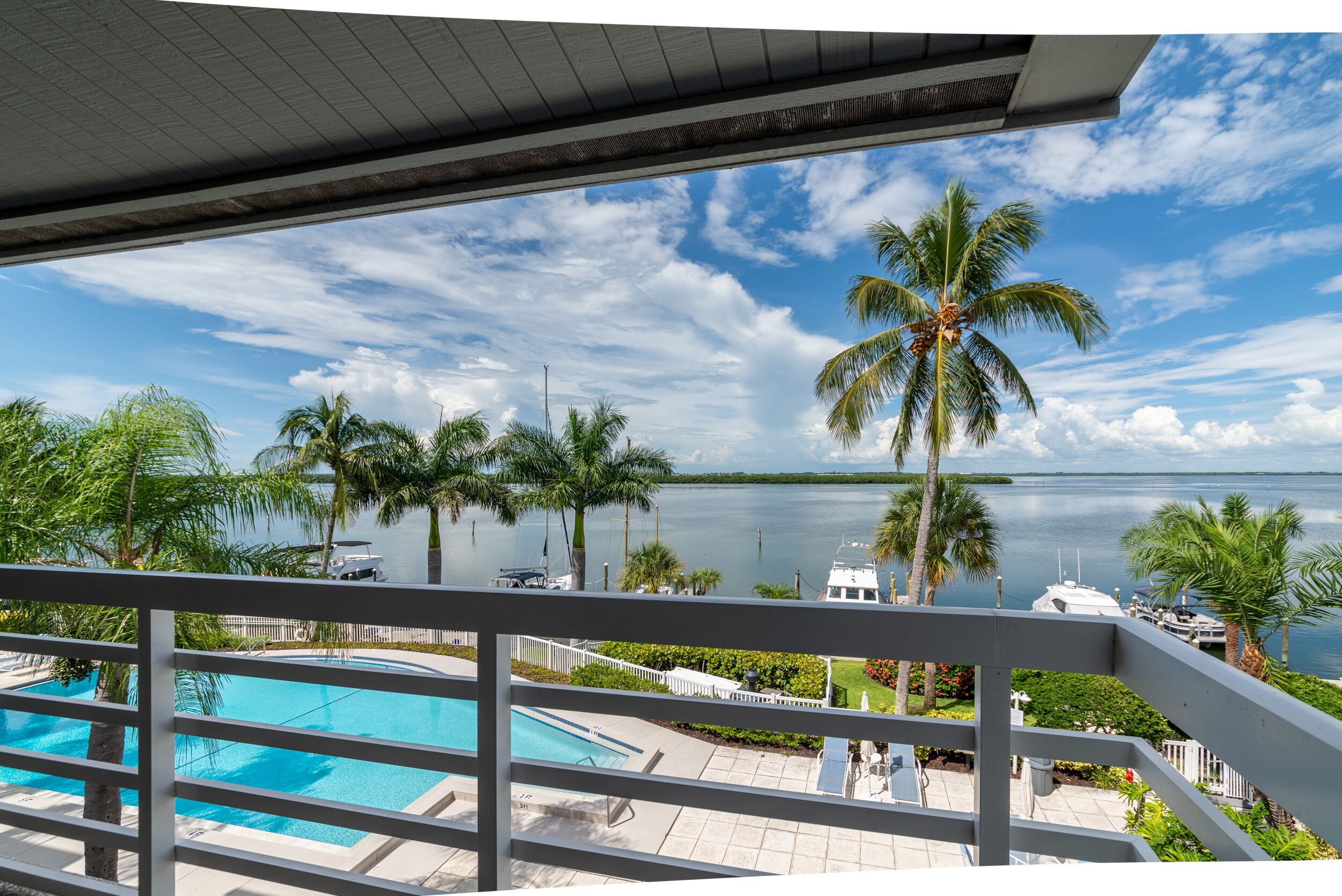 Harbour Villa Club