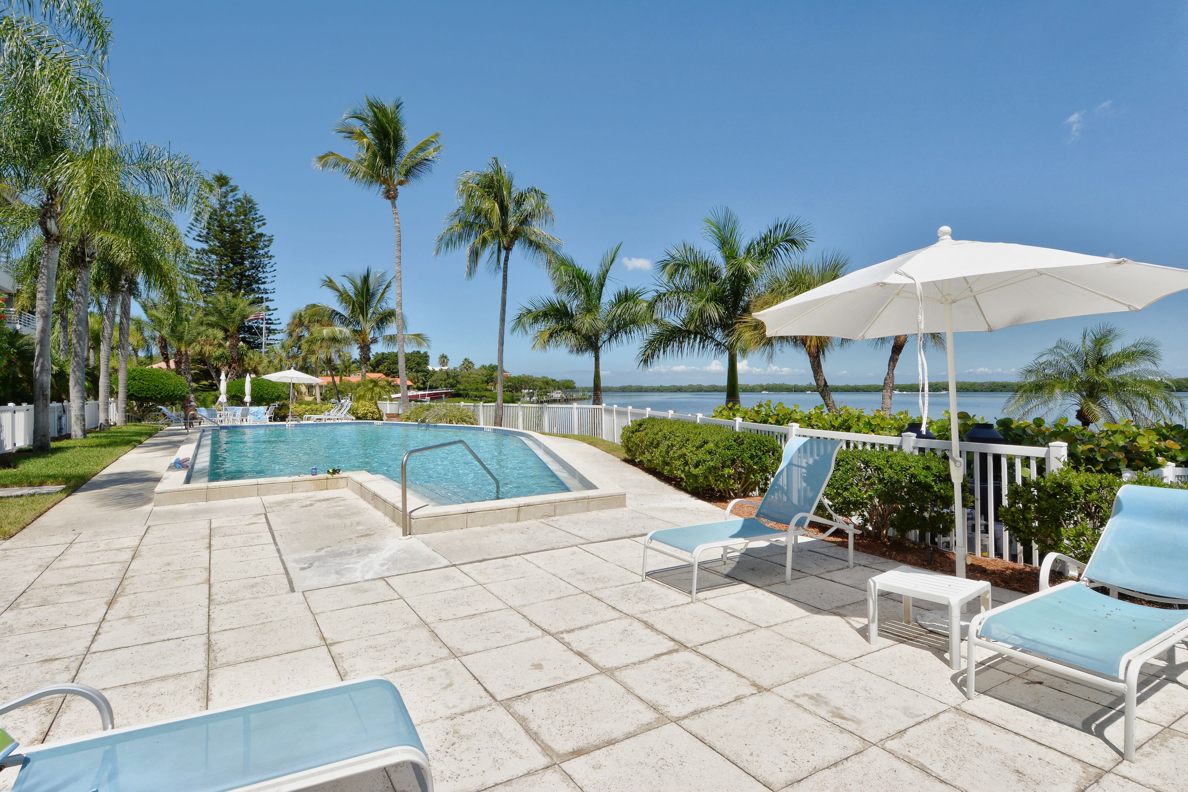 Harbour Villa Club