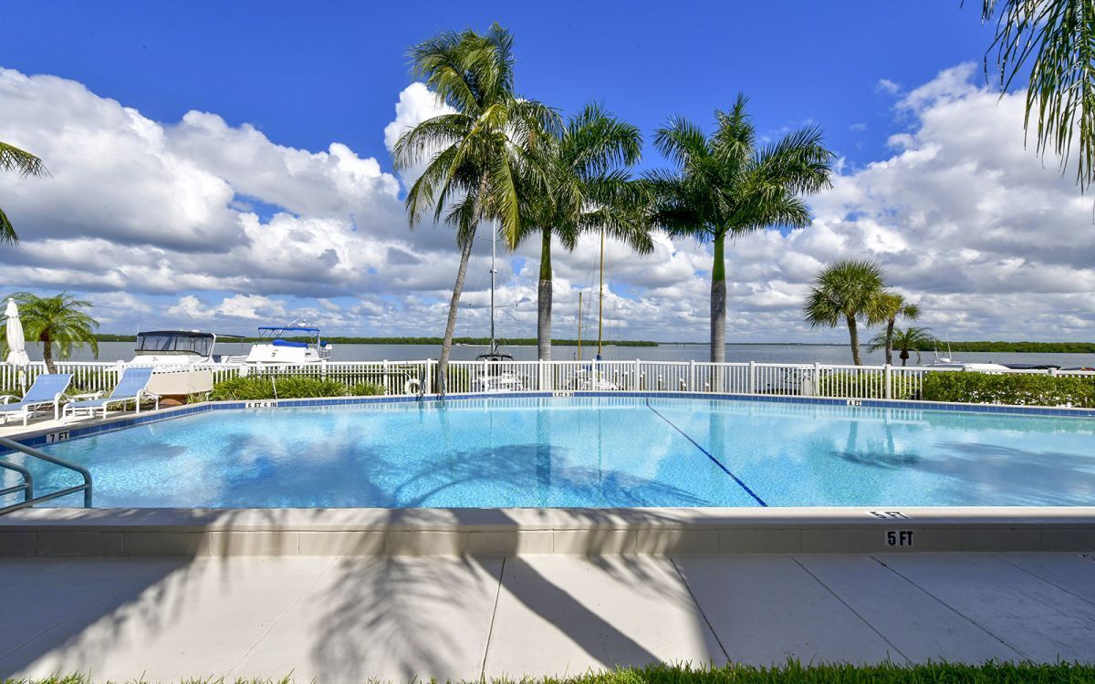 Harbour Villa Club