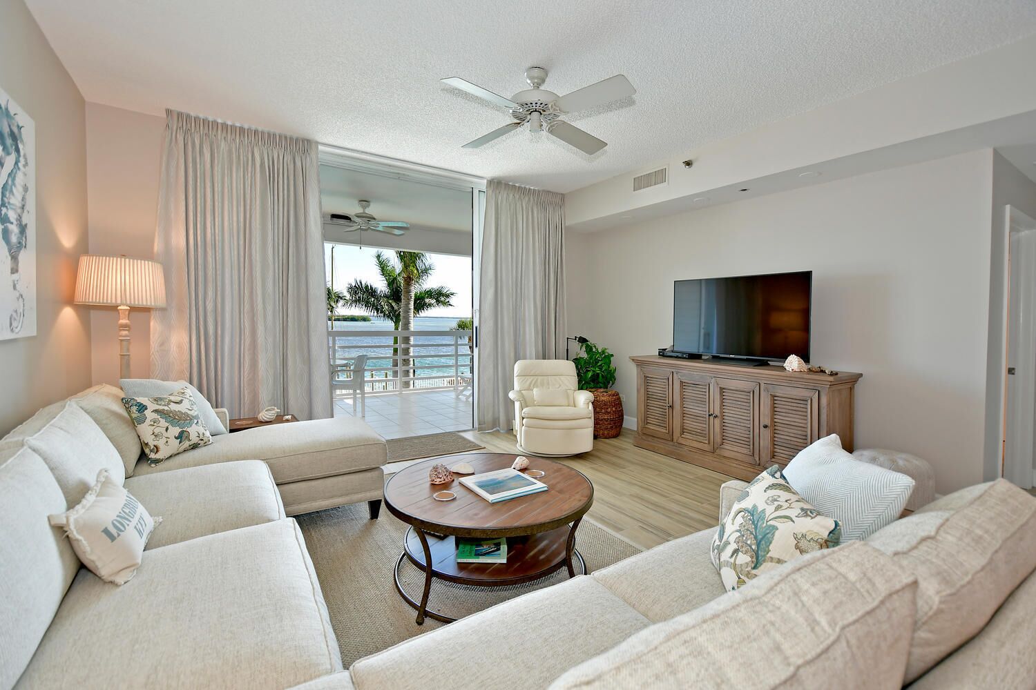 Harbour Villa Club
