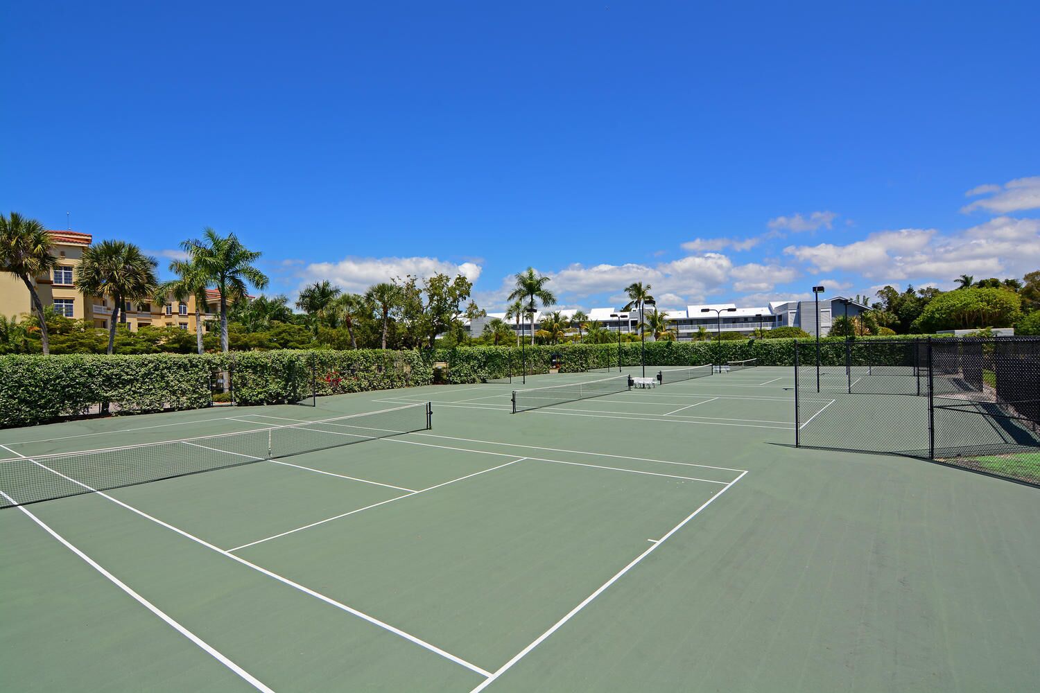 Harbour Villa Club
