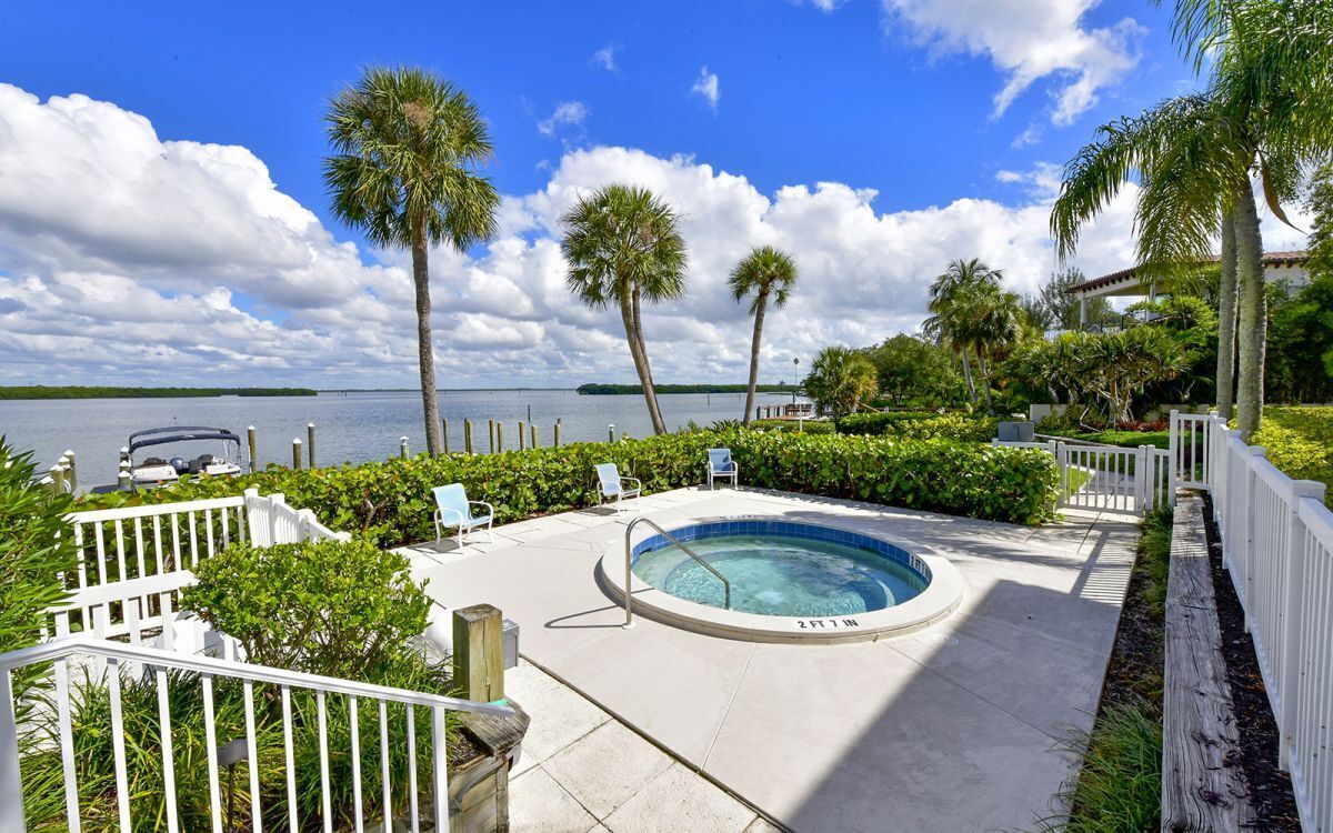 Harbour Villa Club