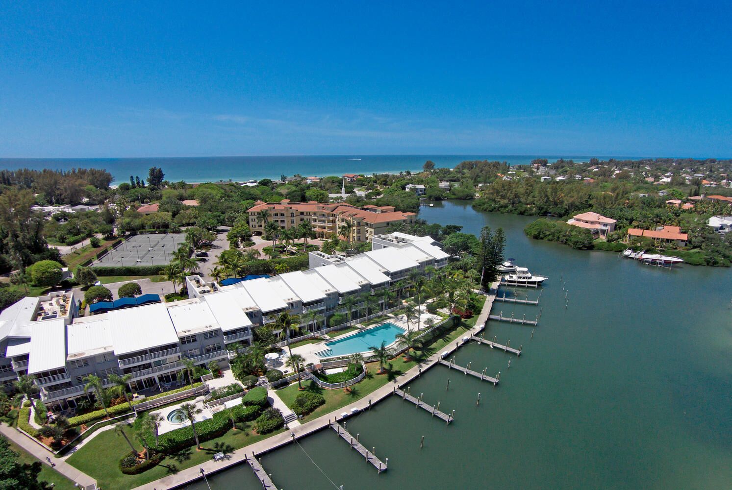 Harbour Villa Club