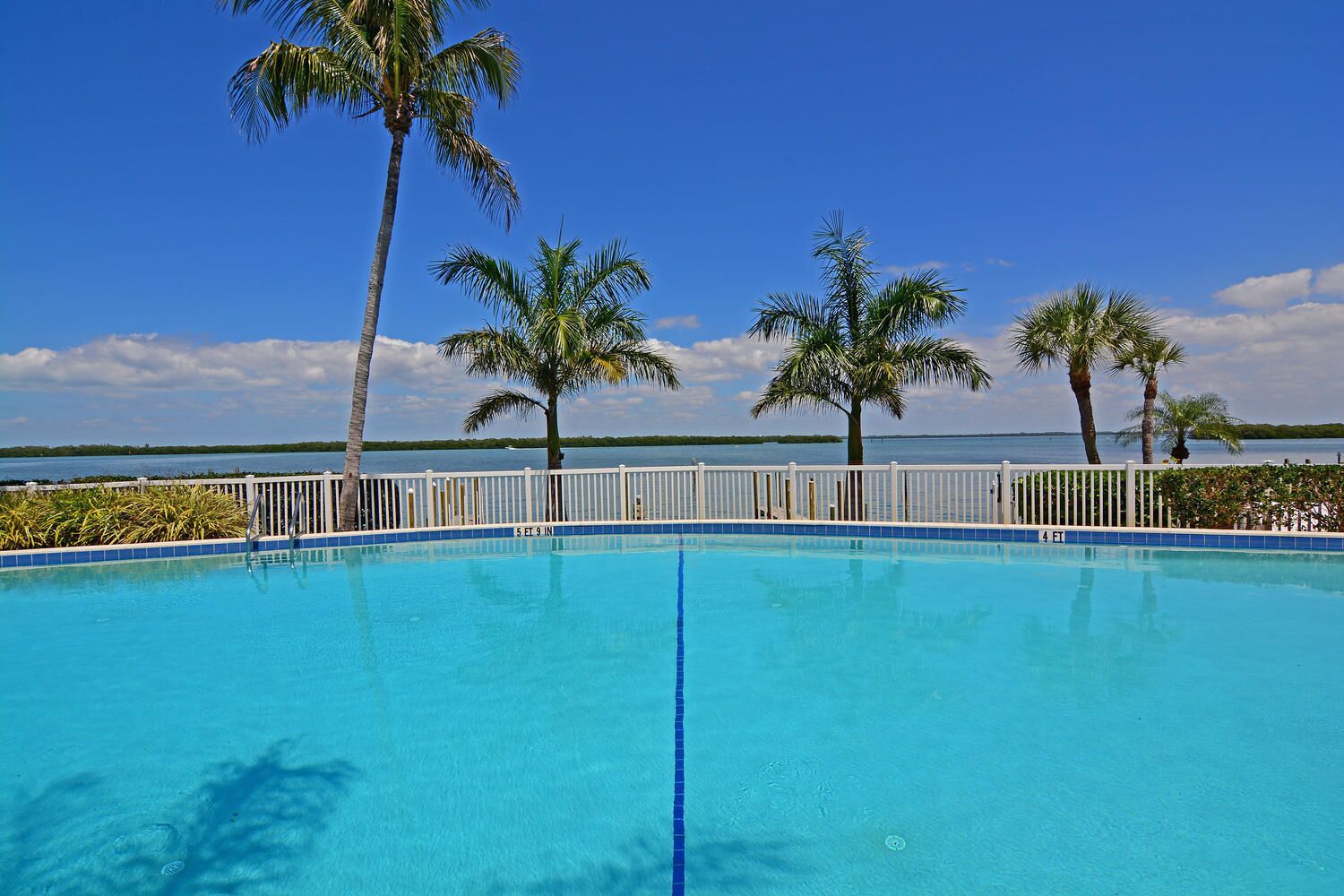 Harbour Villa Club