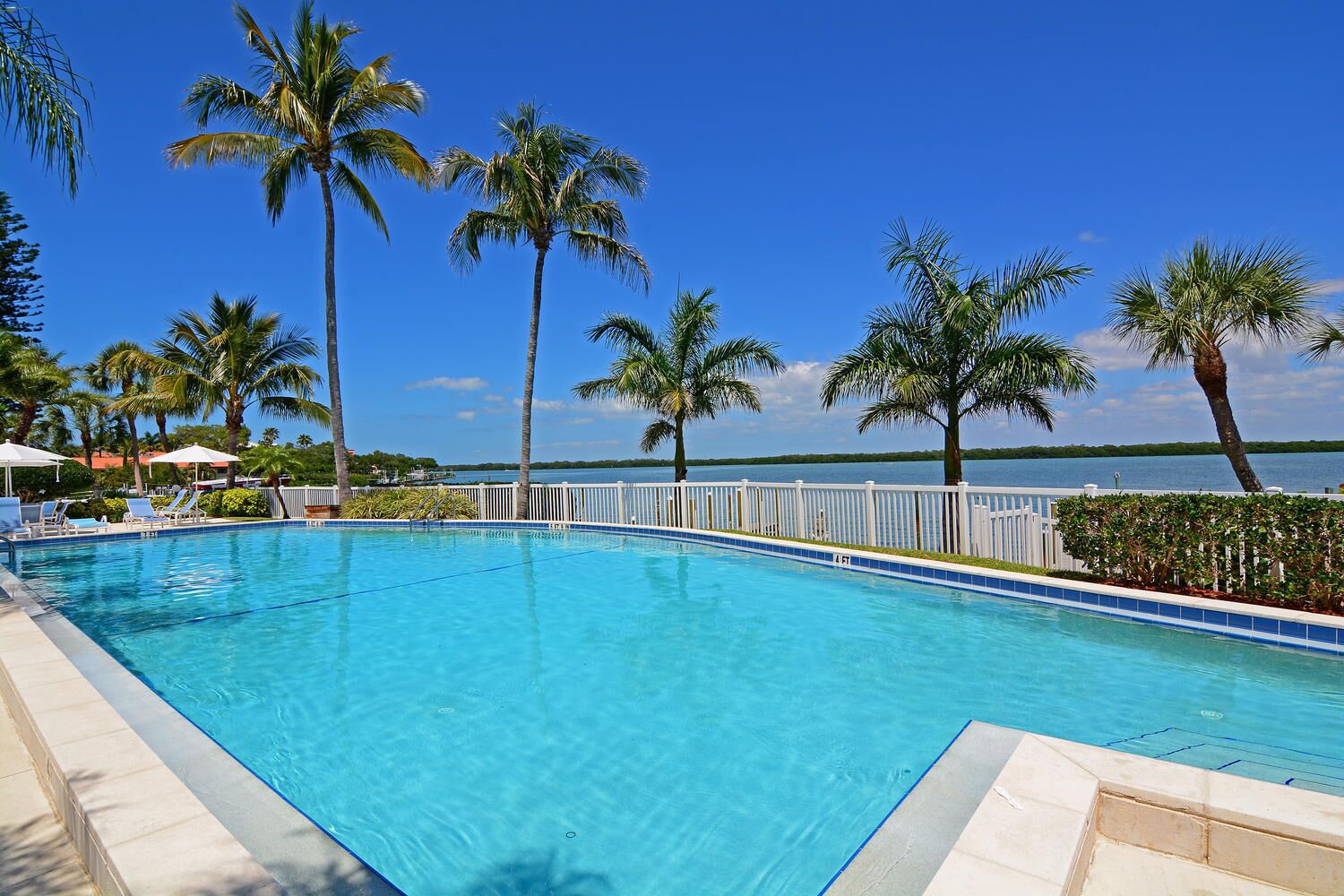 Harbour Villa Club