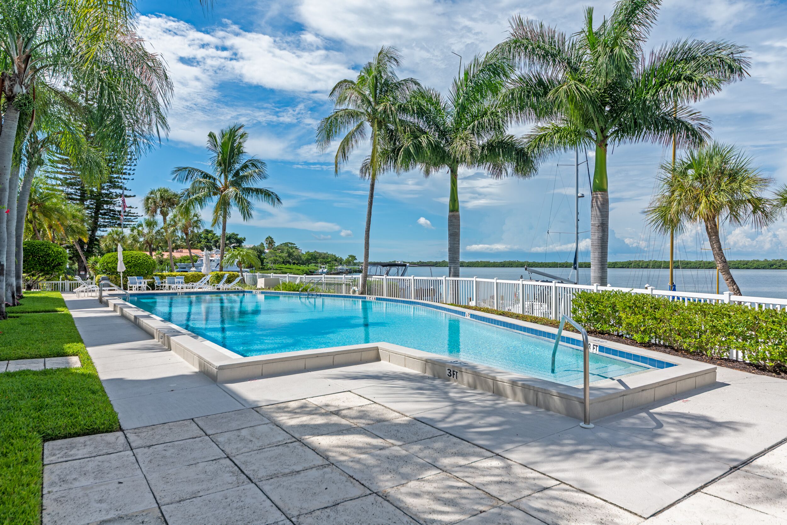 Harbour Villa Club