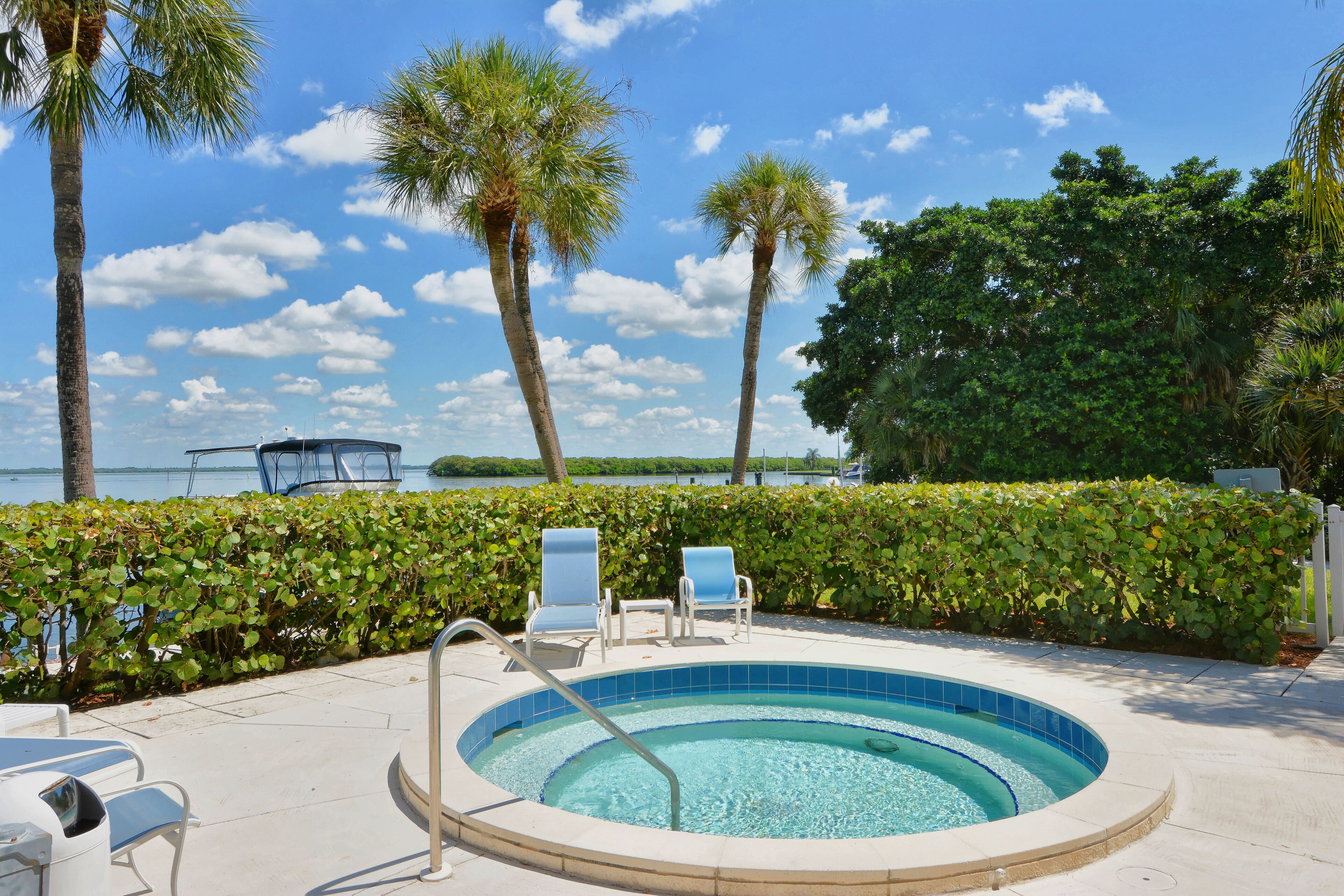 Harbour Villa Club