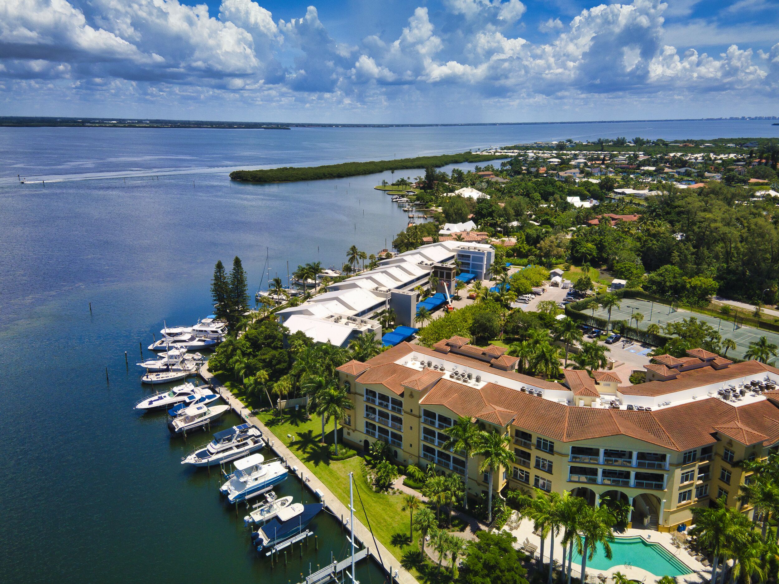 Harbour Villa Club
