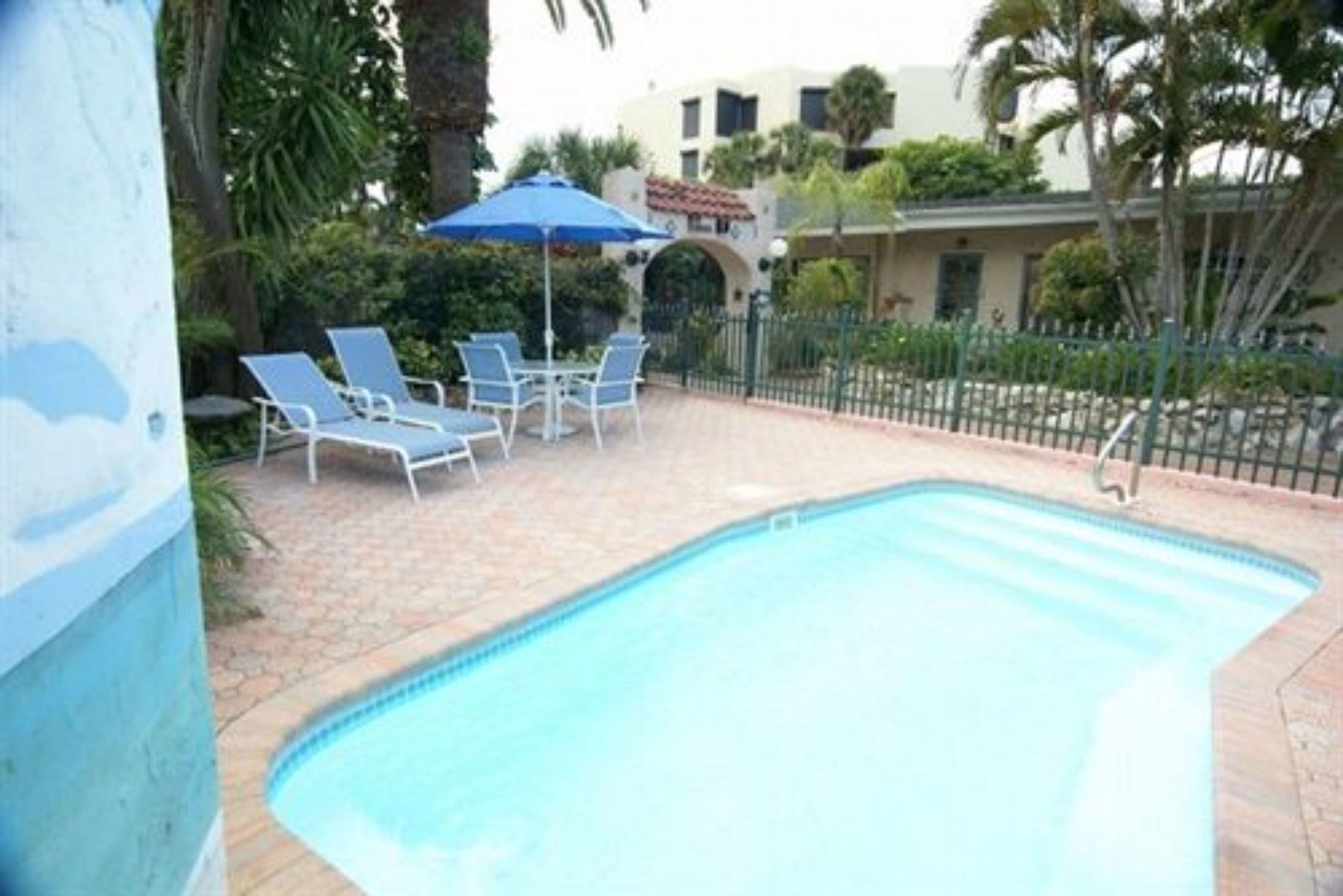 Sandpiper Inn