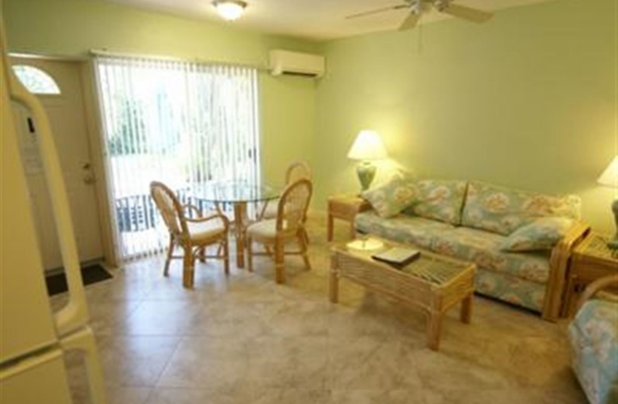 Sandpiper Inn