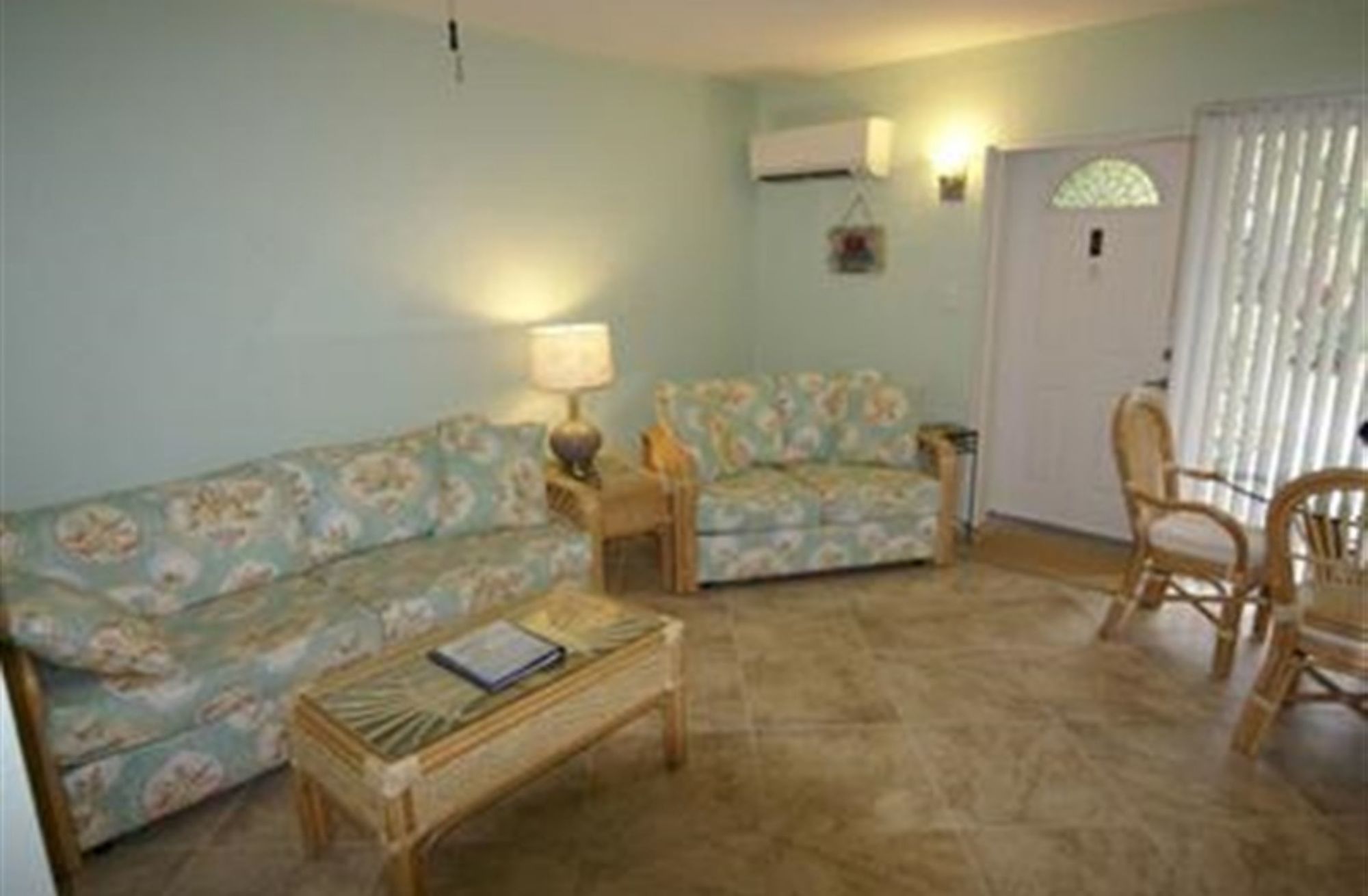 Sandpiper Inn