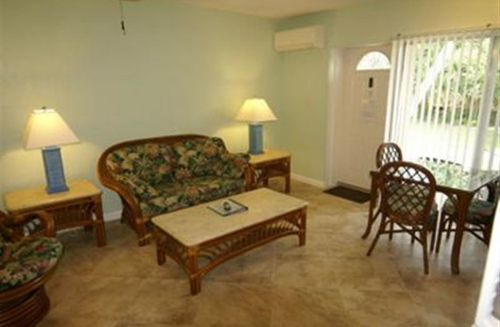 Sandpiper Inn