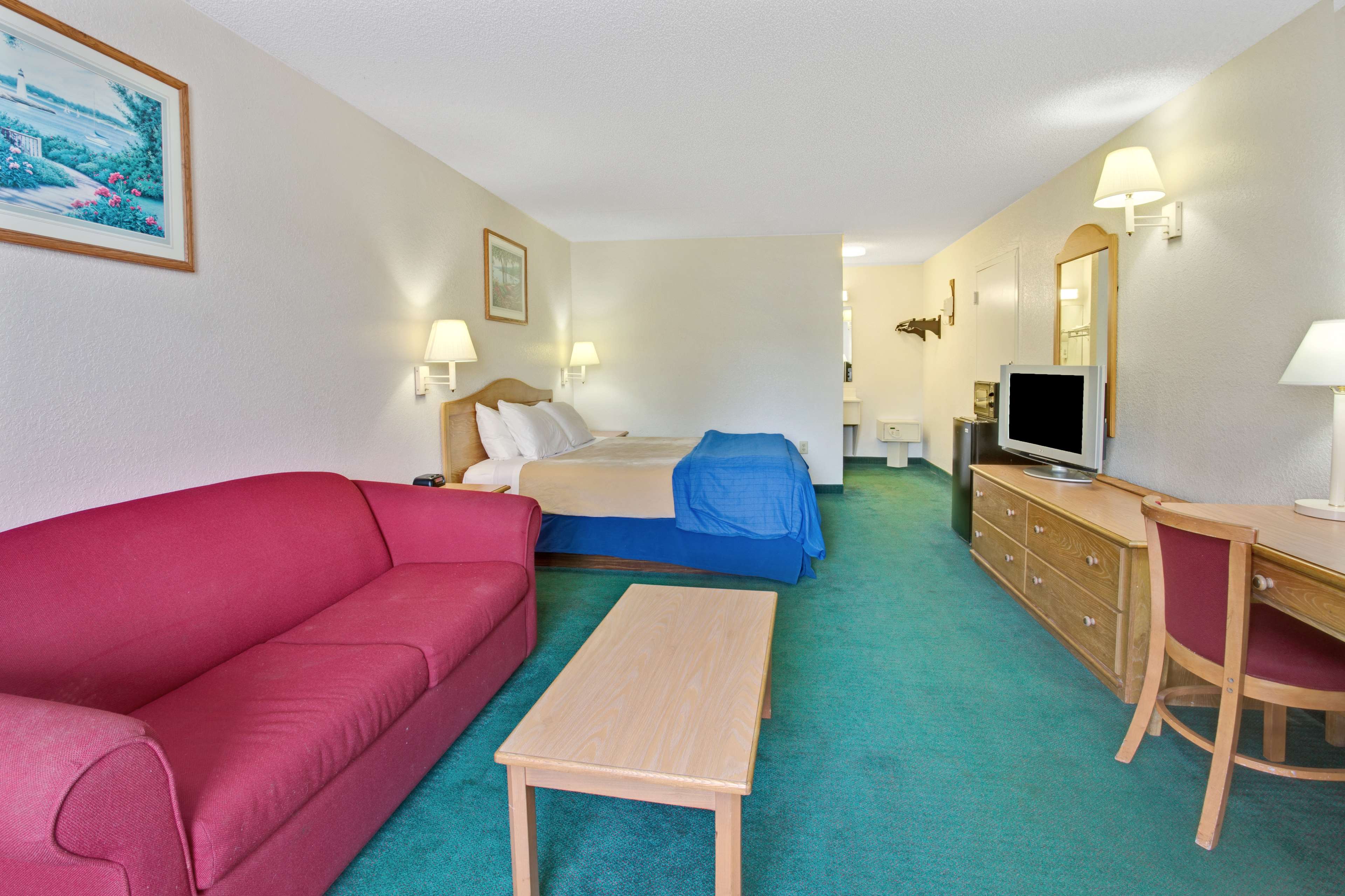 Travelodge Suites by Wyndham MacClenny