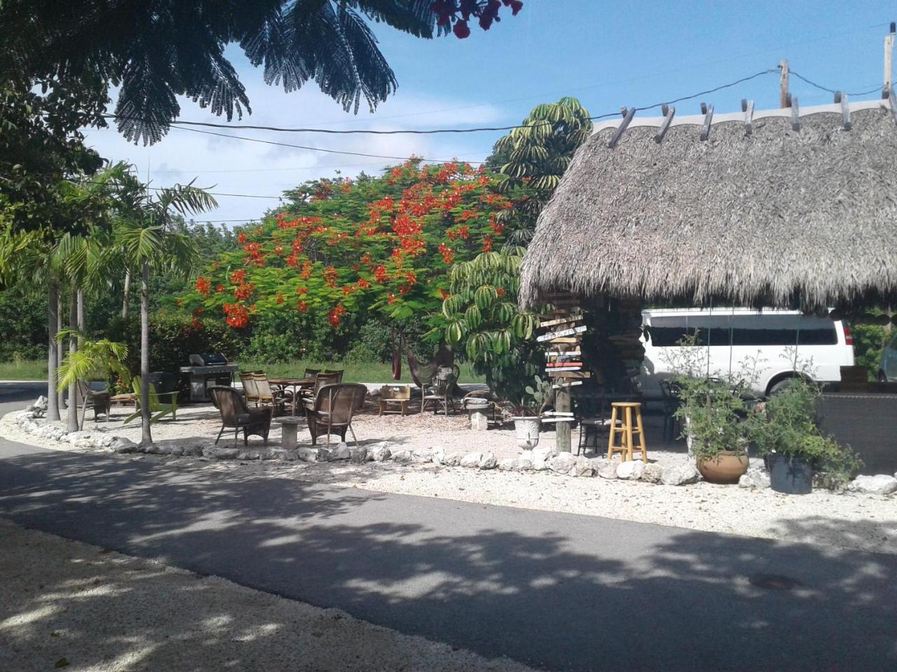 Tropical Cottages