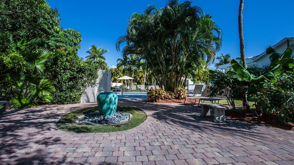 Olde Marco Island Inn & Suites