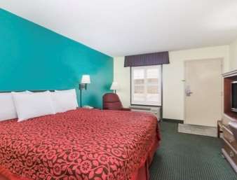 Days Inn by Wyndham Marianna