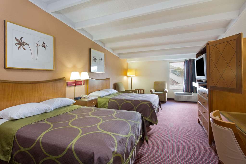 Super 8 by Wyndham Melbourne