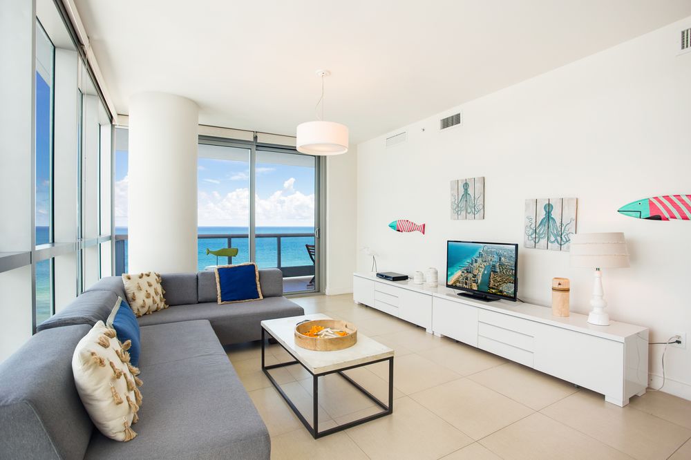Miami Vacations Corporate Rentals - Monte Carlo