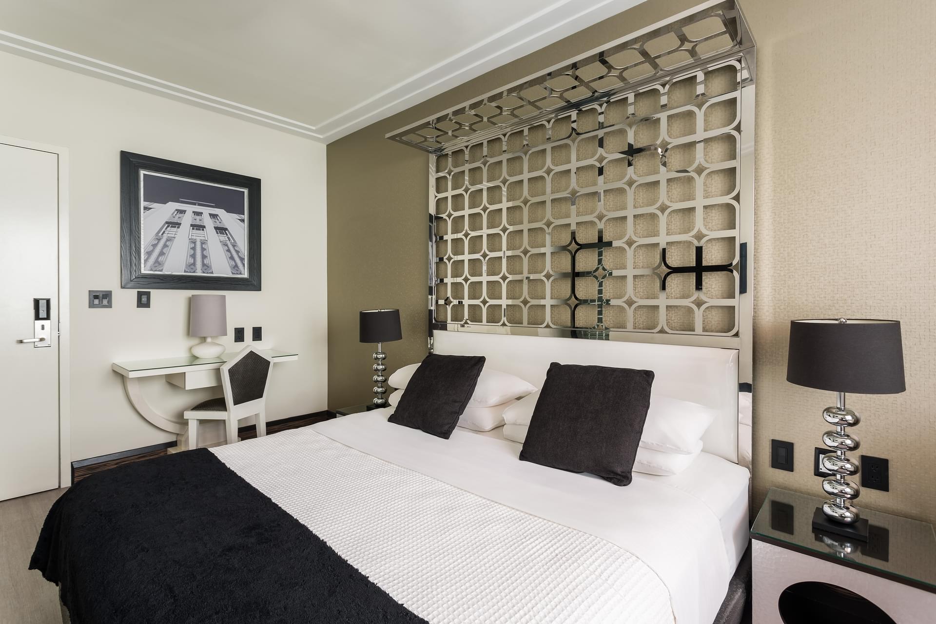 Waldorf Towers Hotel