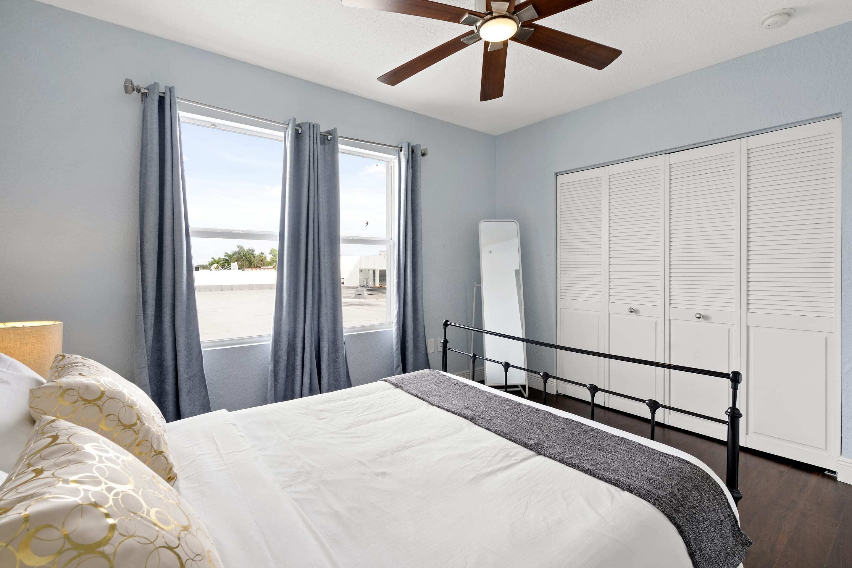 Welworth Condos by SV Rentals