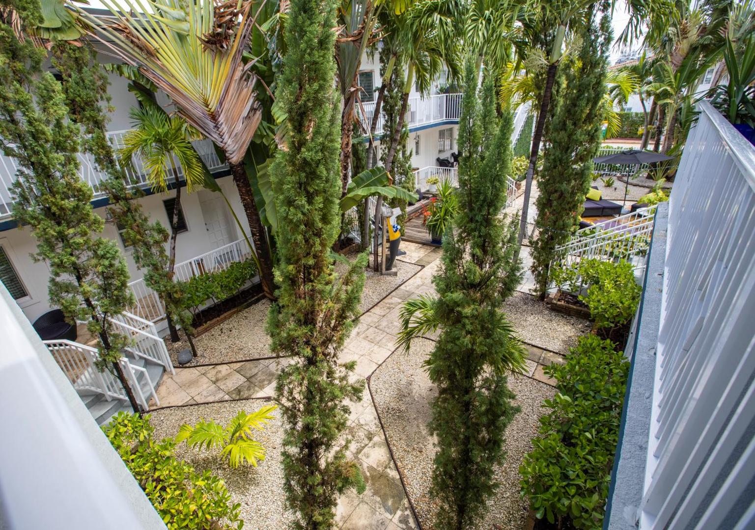 Beachside All Suites Hotel